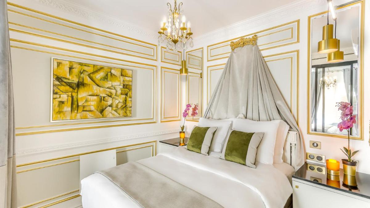Luxury 6 Bedroom 5 bathroom Palace Apartment - Louvre View