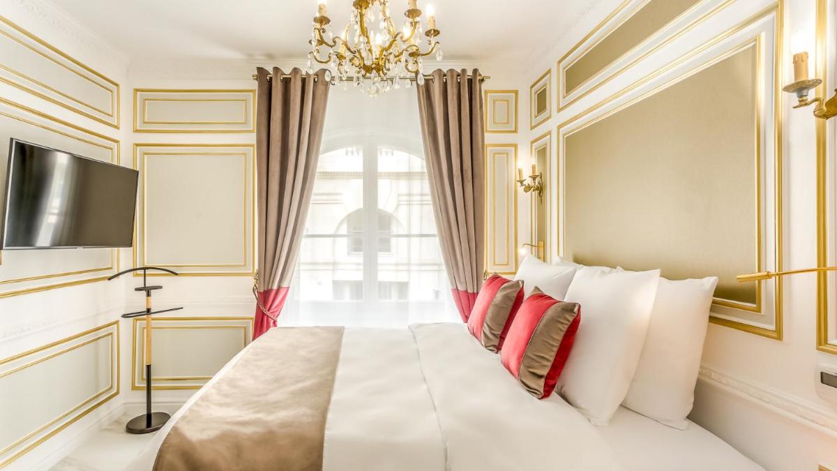 Luxury 6 Bedroom 5 bathroom Palace Apartment - Louvre View