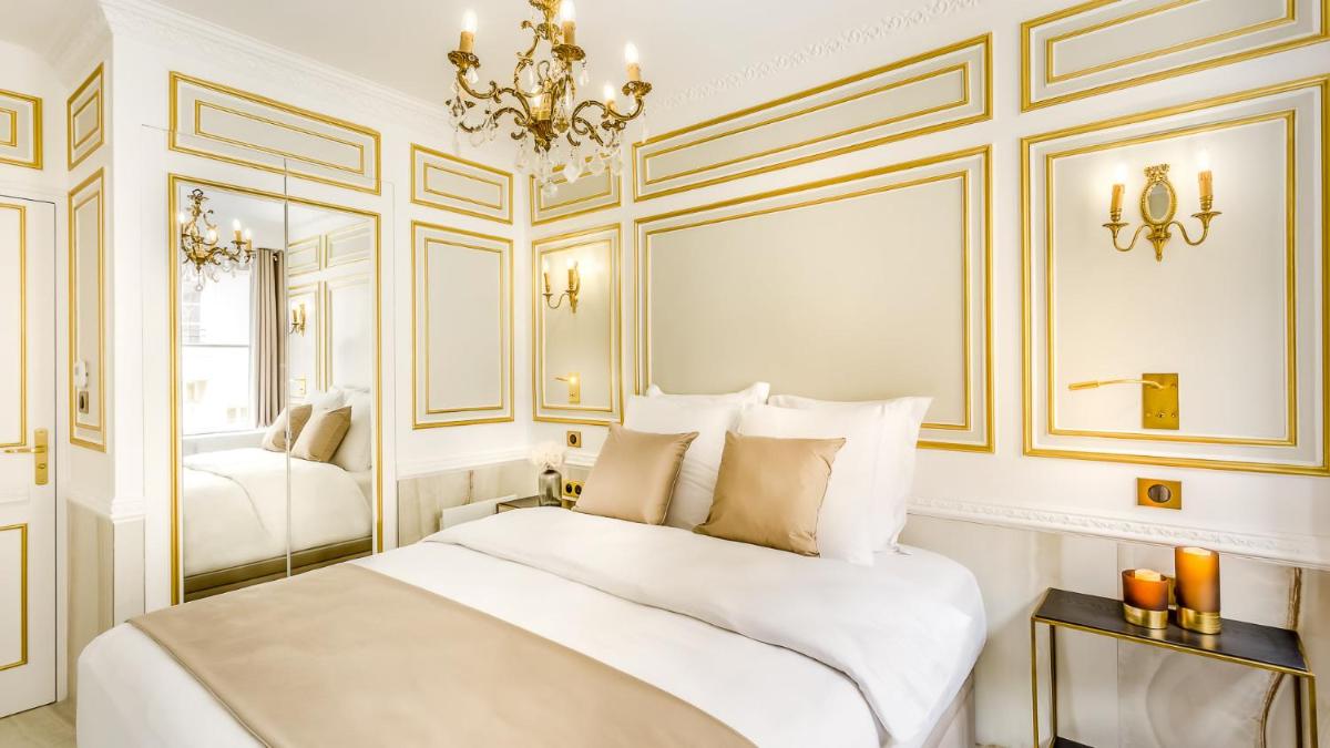 Luxury 6 Bedroom 5 bathroom Palace Apartment - Louvre View