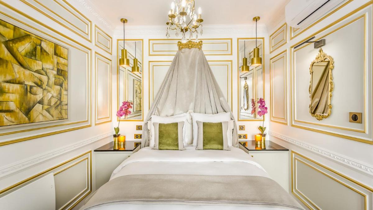 Luxury 6 Bedroom 5 bathroom Palace Apartment - Louvre View