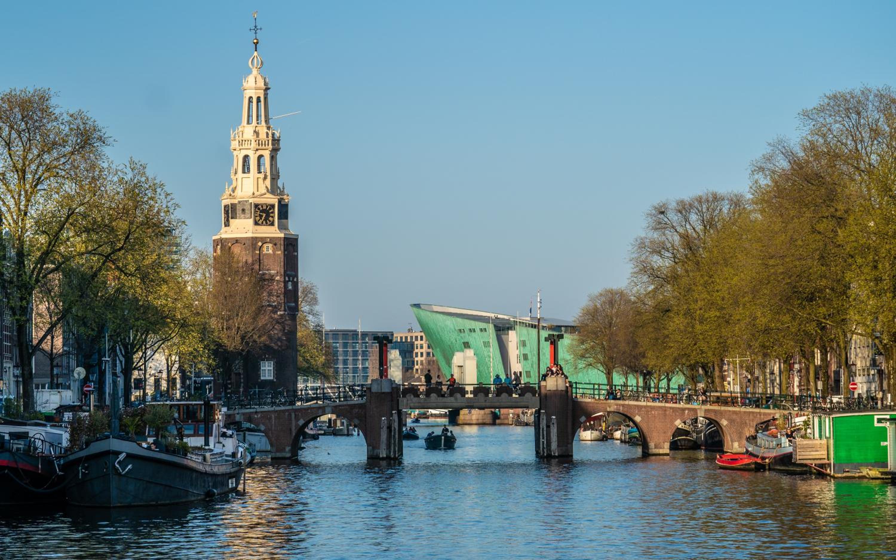Houseboat-Amsterdam