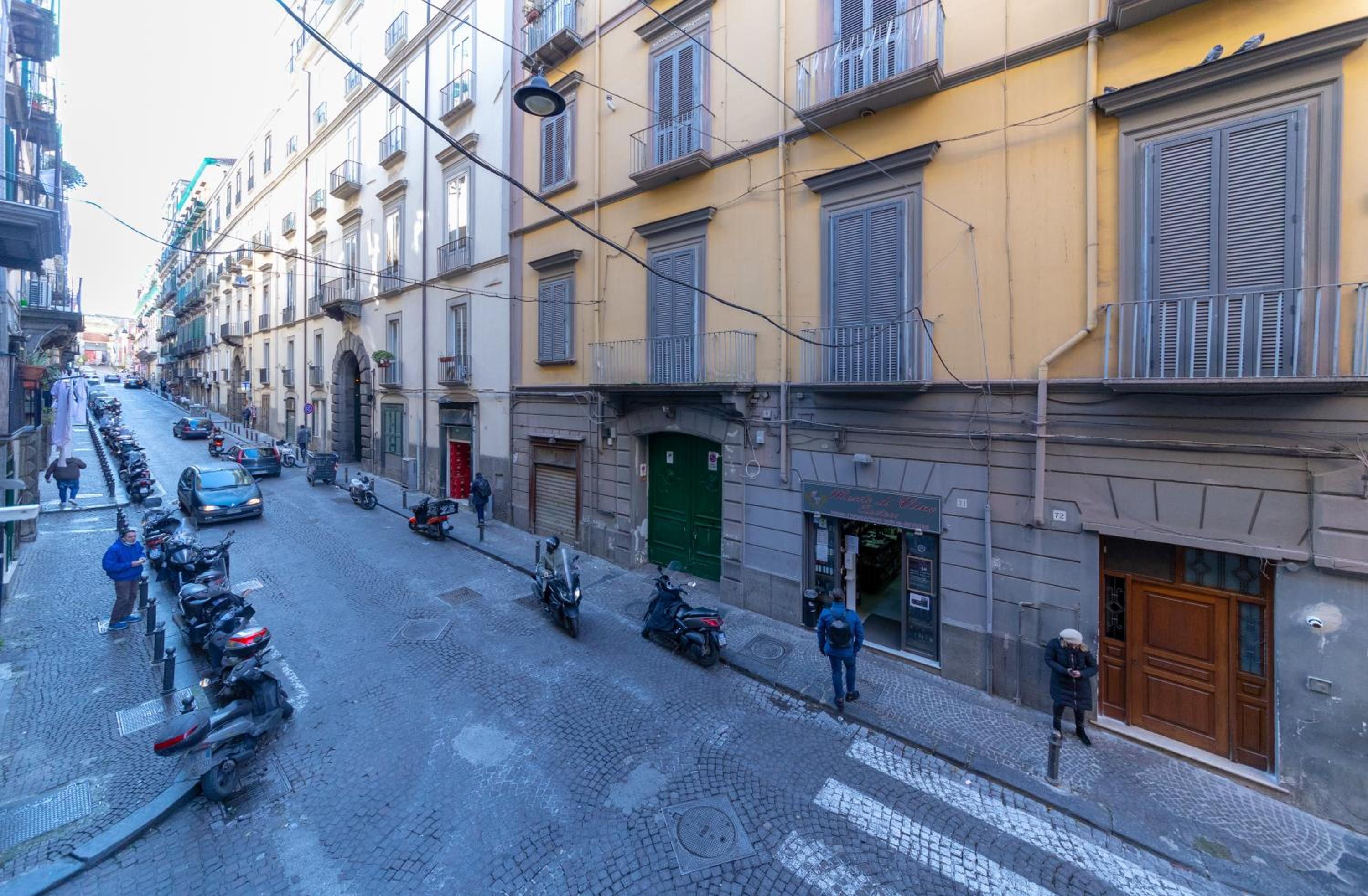 S&T LUXURY HOUSE in PLEBISCITO SQUARE