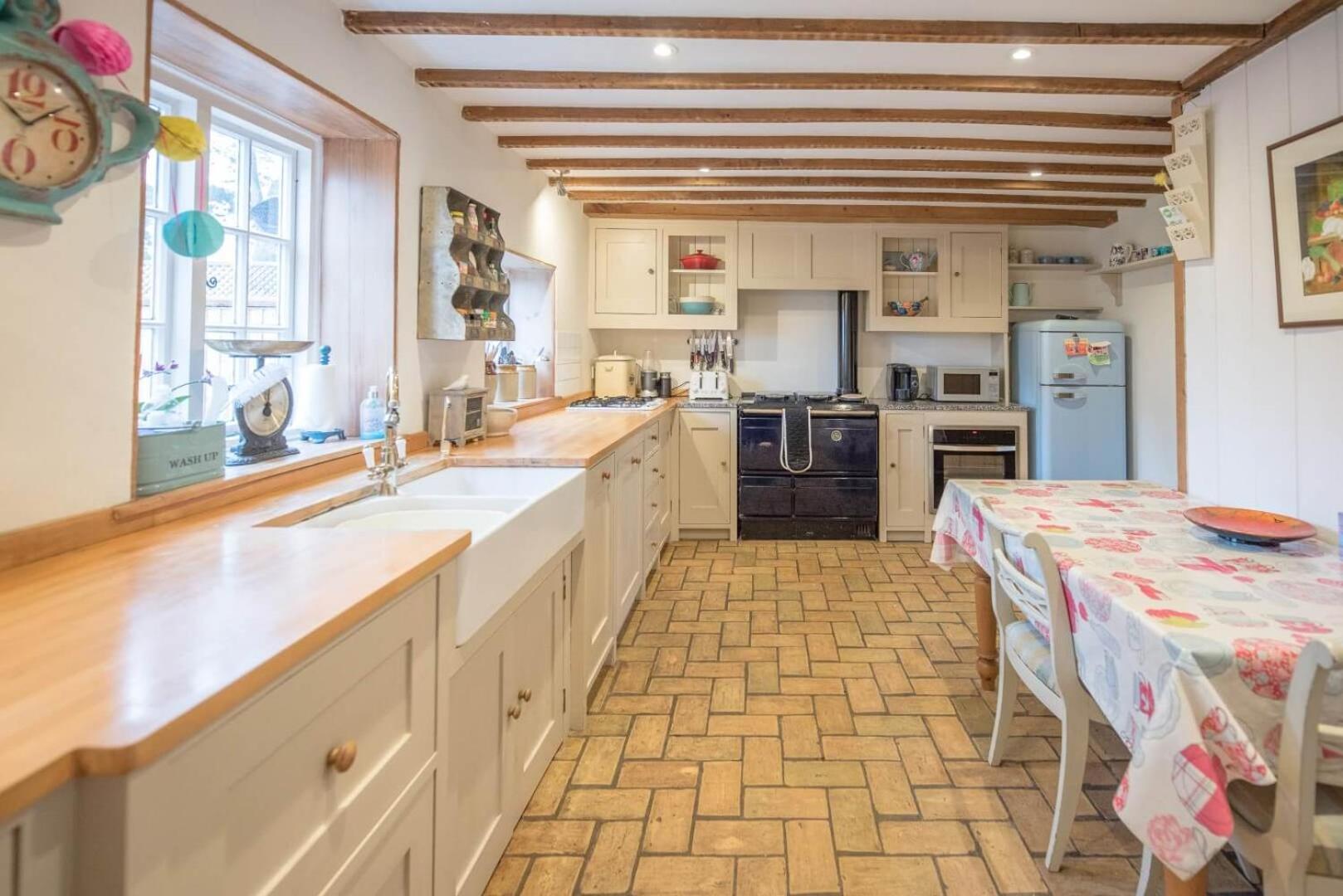 46 Ivy Cottage, Easton view 4