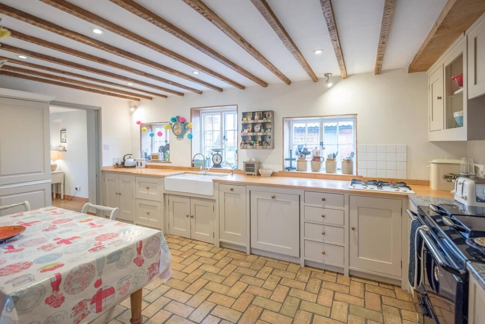 46 Ivy Cottage, Easton view 5