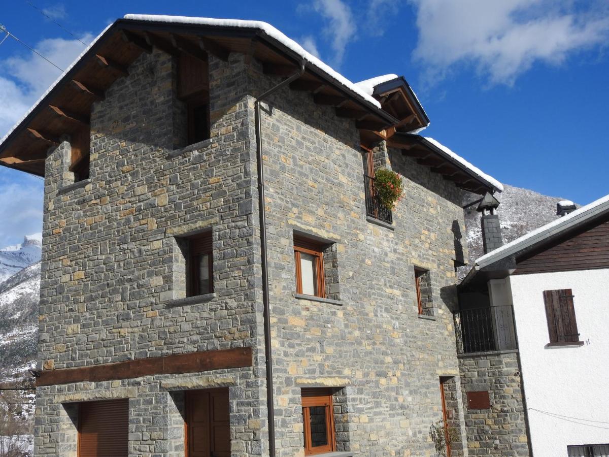 Apartamentos La Glera Biescas photo 2