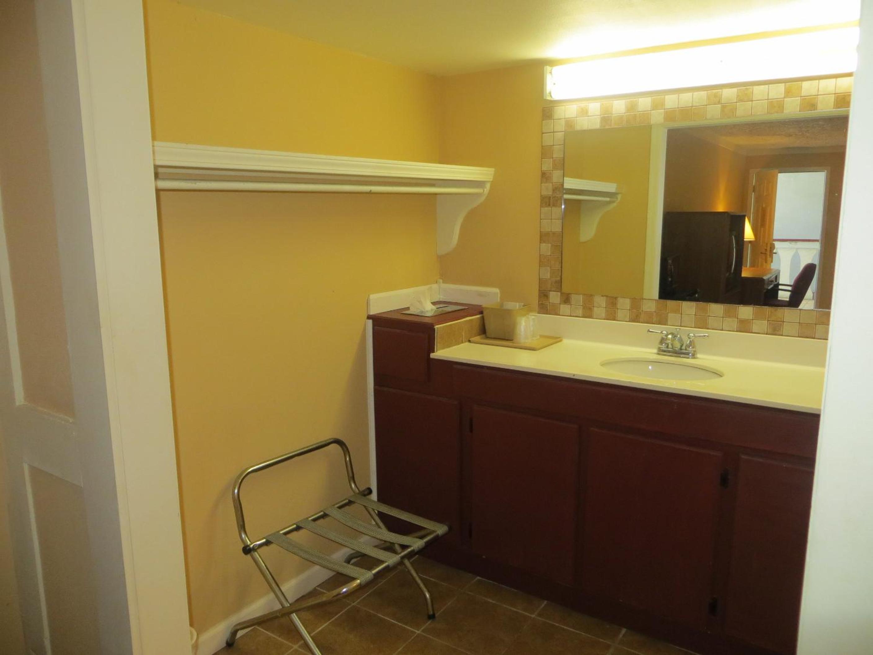 Executive Inn Wichita view 5