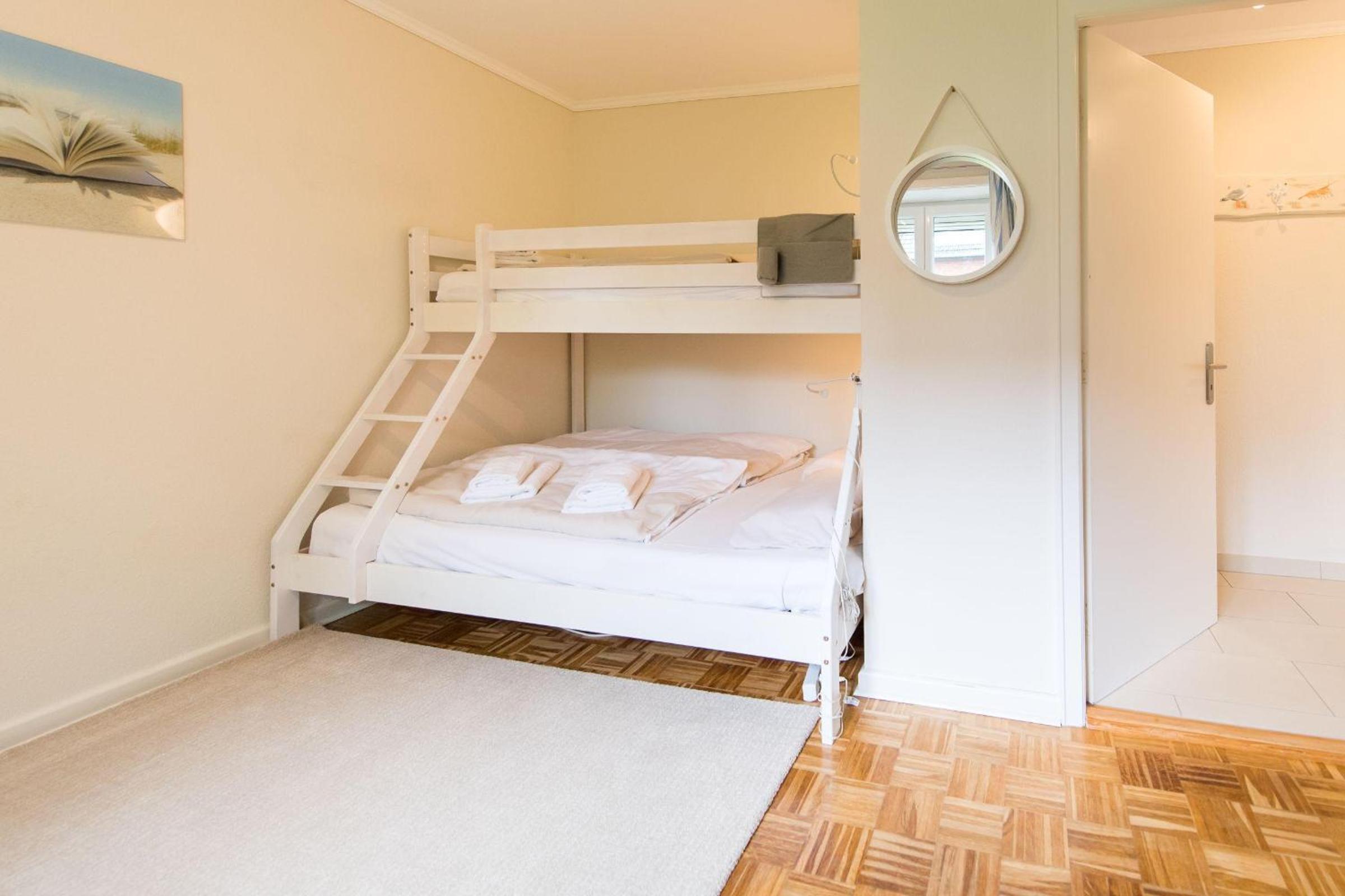 Seeblick I - geräumige 90qm - ganzes Haus - 50m zum Naturstrand - mit Terrasse und großem Garten - Küche neu