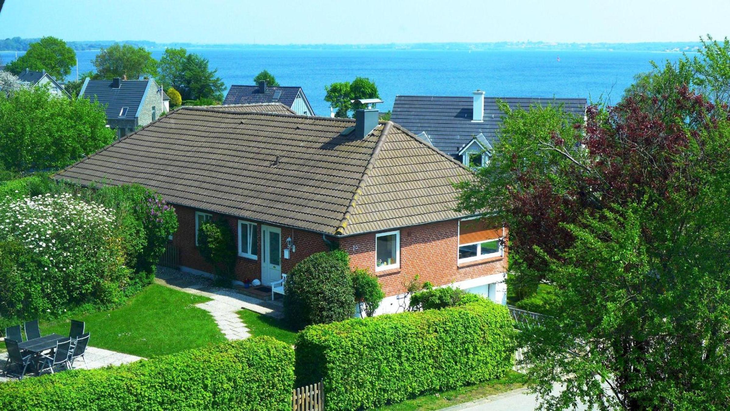 Seeblick I - geräumige 90qm - ganzes Haus - 50m zum Naturstrand - mit Terrasse und großem Garten - Küche neu