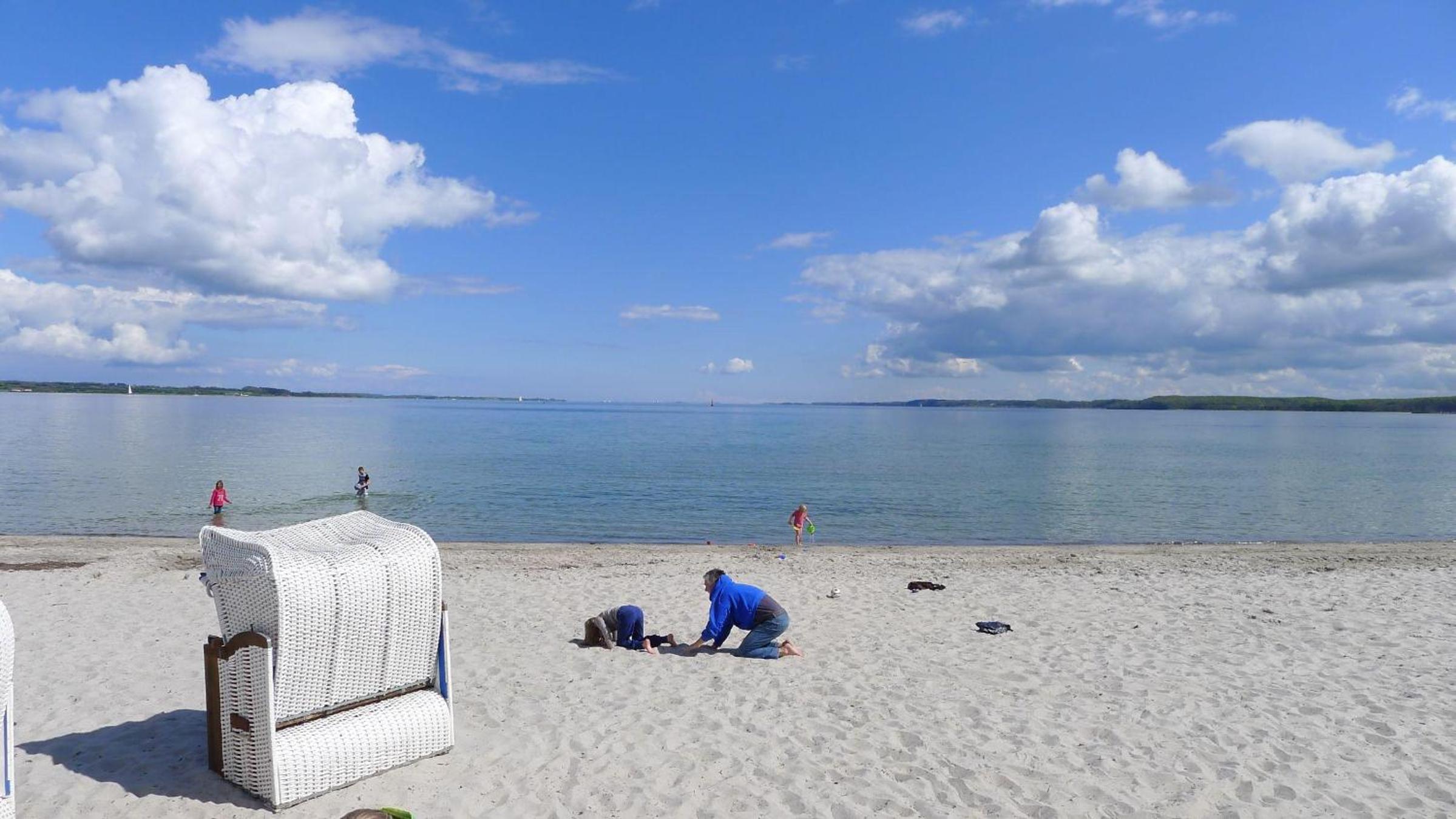 Seeblick II - gemütliche 60qm - ganzes Haus - 50m zum Naturstrand - mit Terrasse und großem Garten