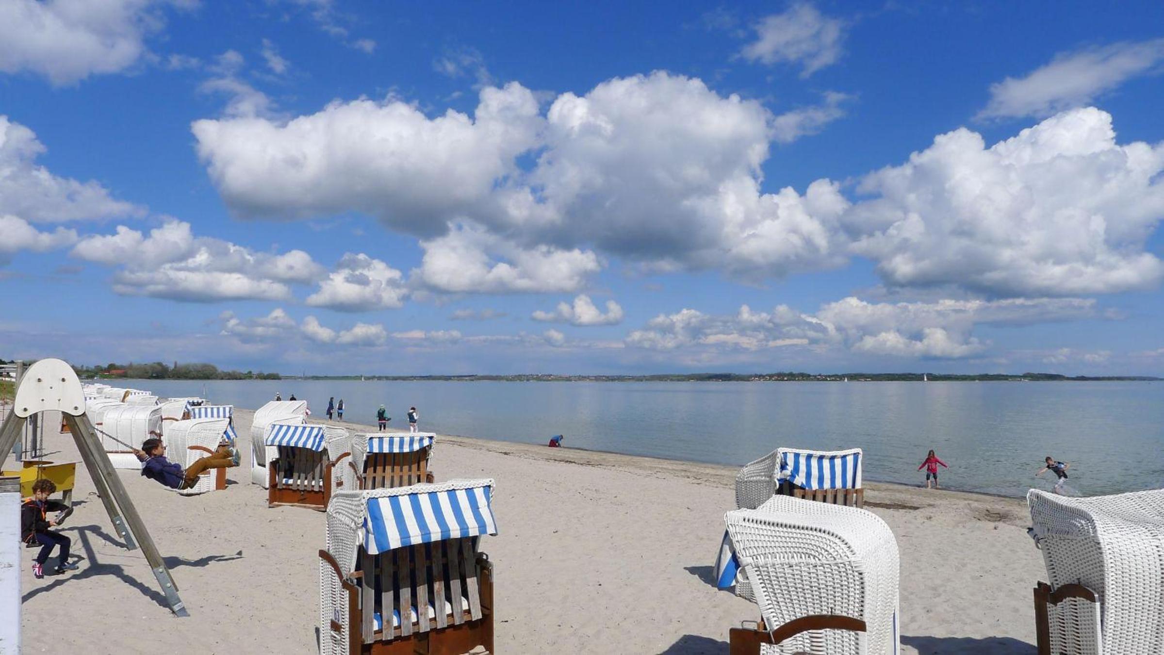 Seeblick II - gemütliche 60qm - ganzes Haus - 50m zum Naturstrand - mit Terrasse und großem Garten