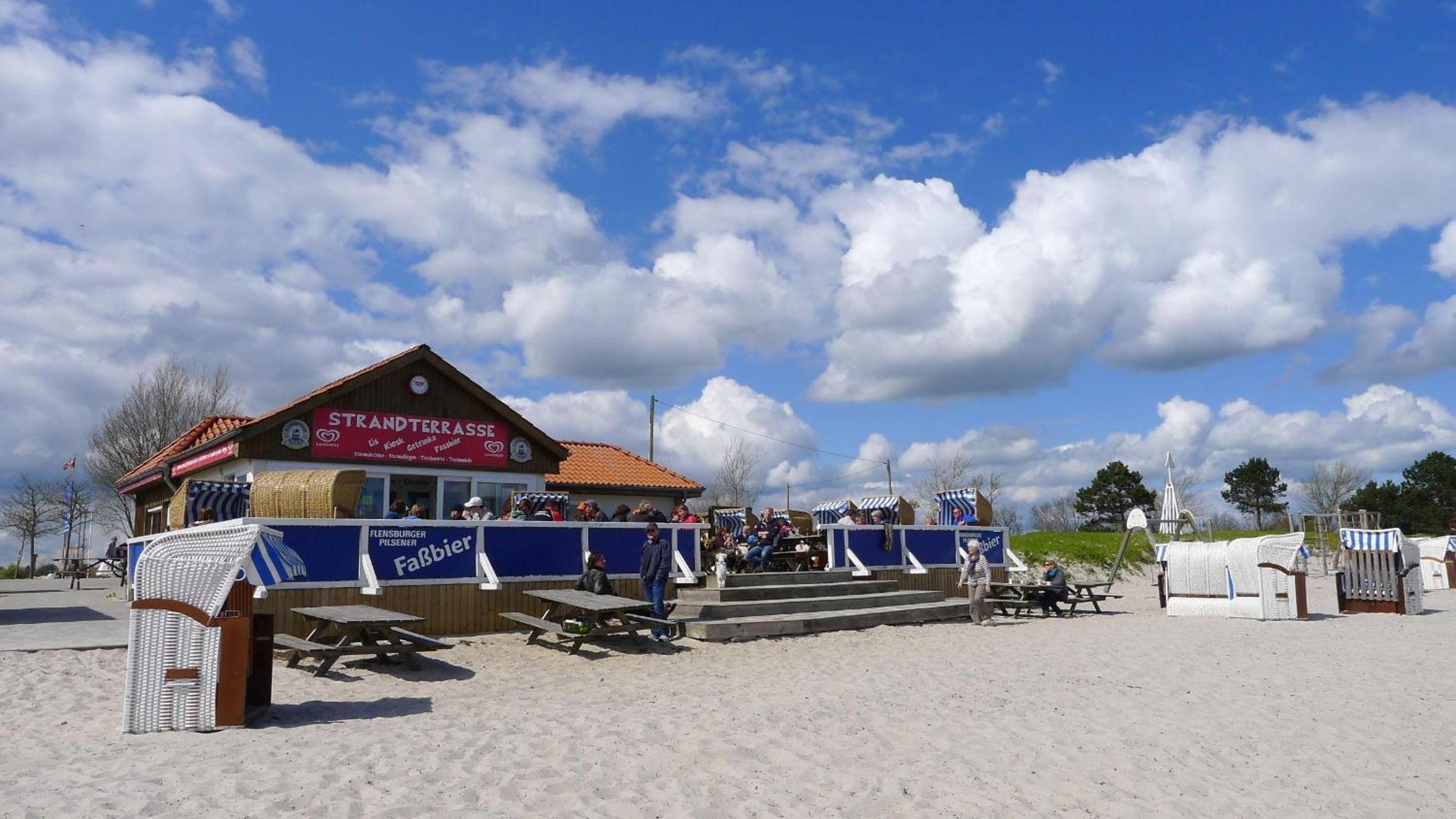 Seeblick II - gemütliche 60qm - ganzes Haus - 50m zum Naturstrand - mit Terrasse und großem Garten