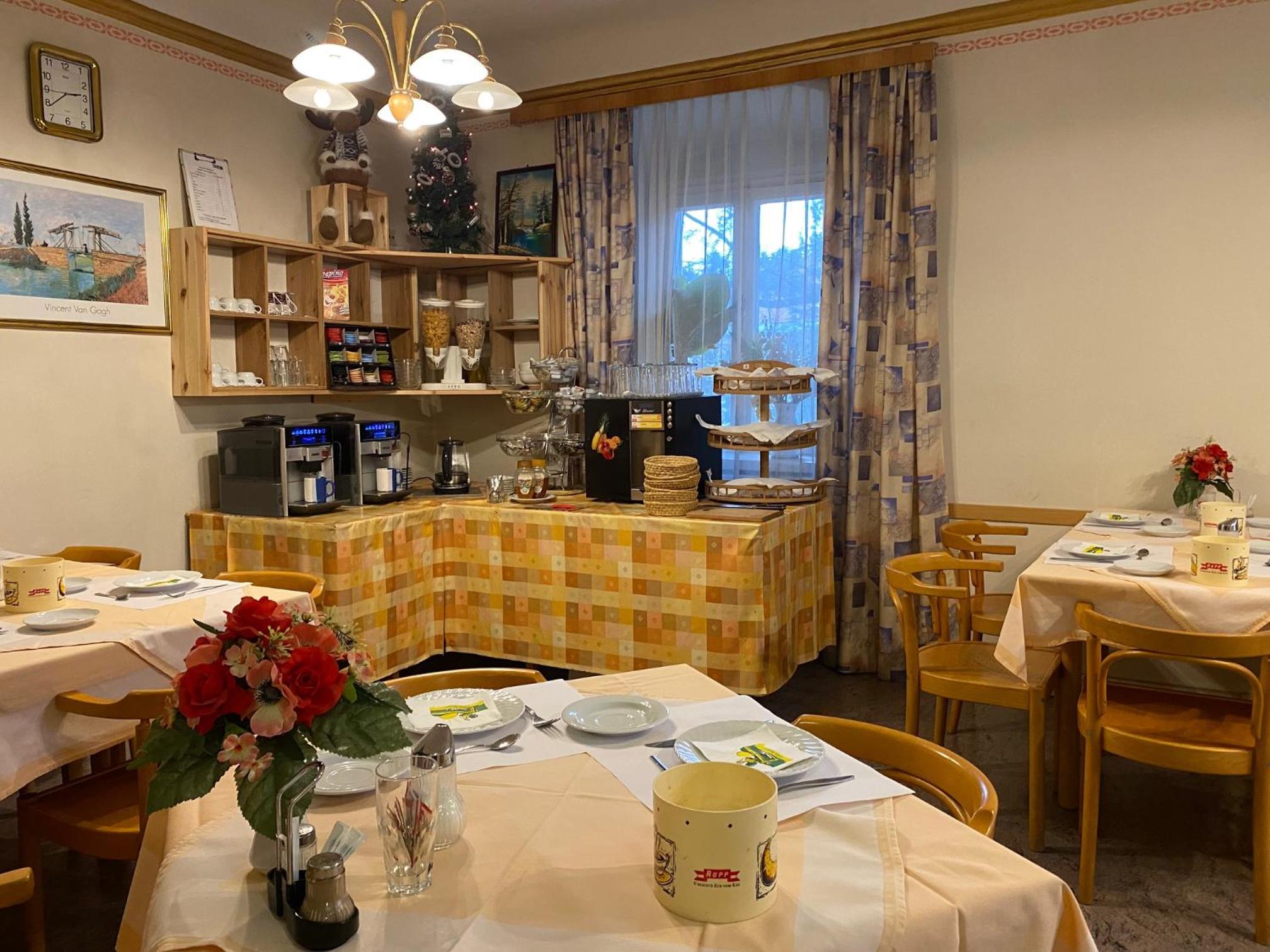 Pension - Alt - Strassgang