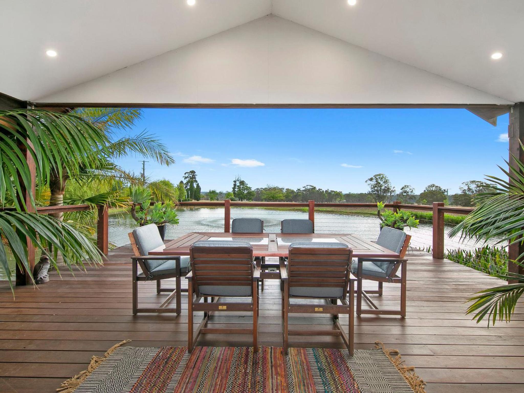 Lilies on Lovedale Estate - Heated Pool and Spa