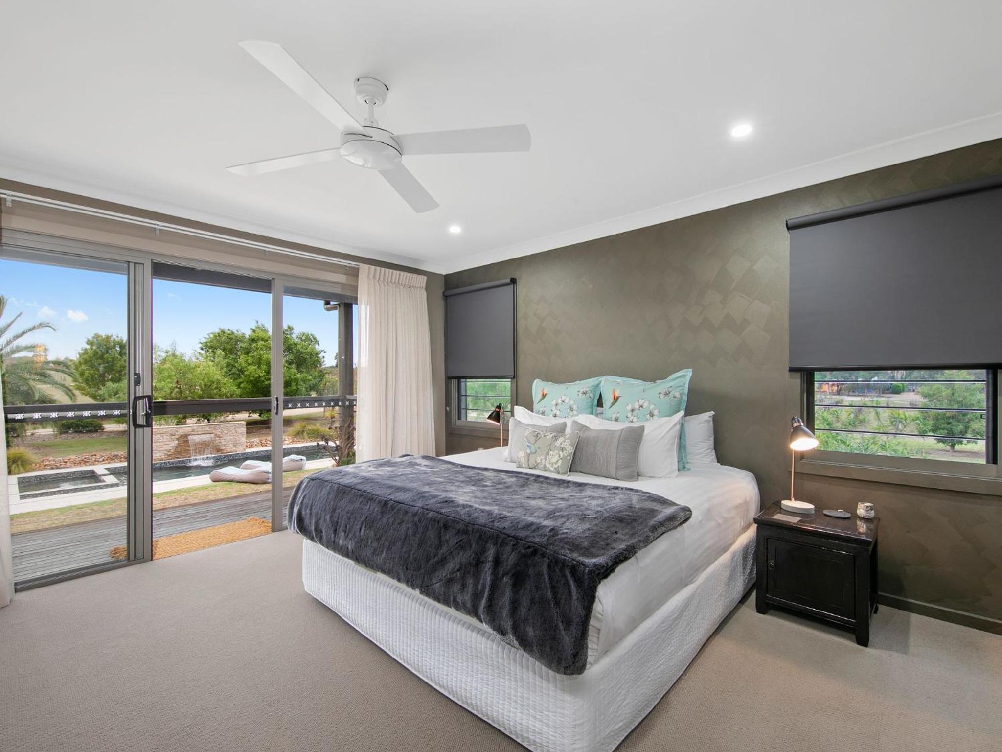 Lilies on Lovedale Estate - Heated Pool and Spa