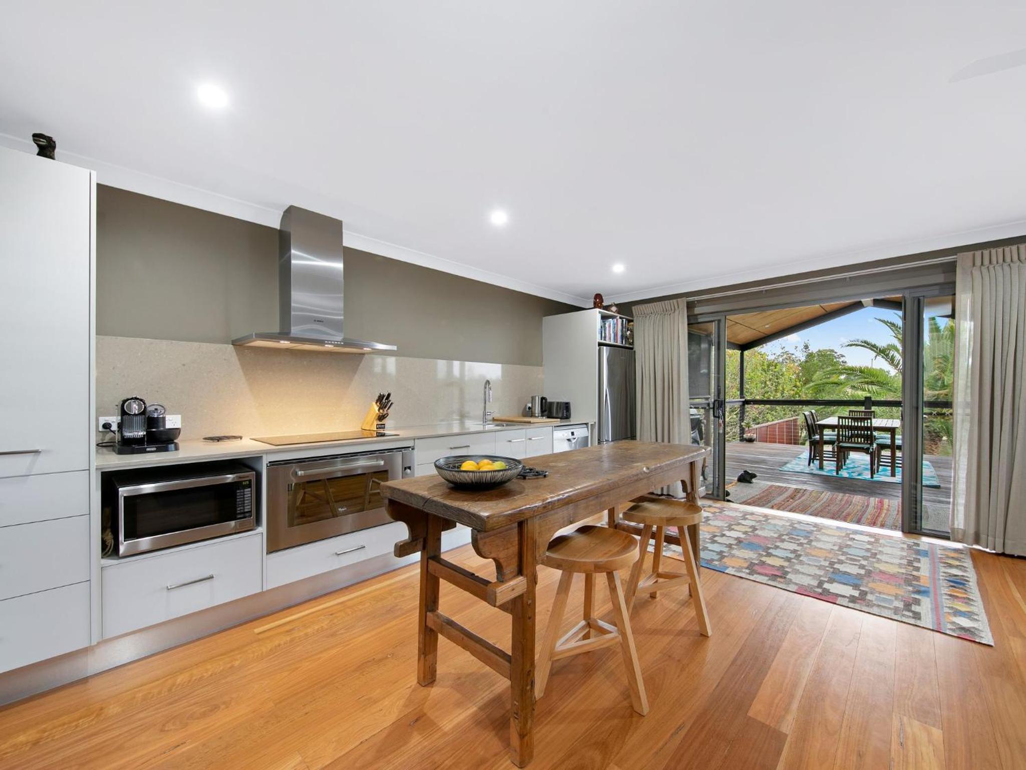 Lilies on Lovedale Estate - Heated Pool and Spa
