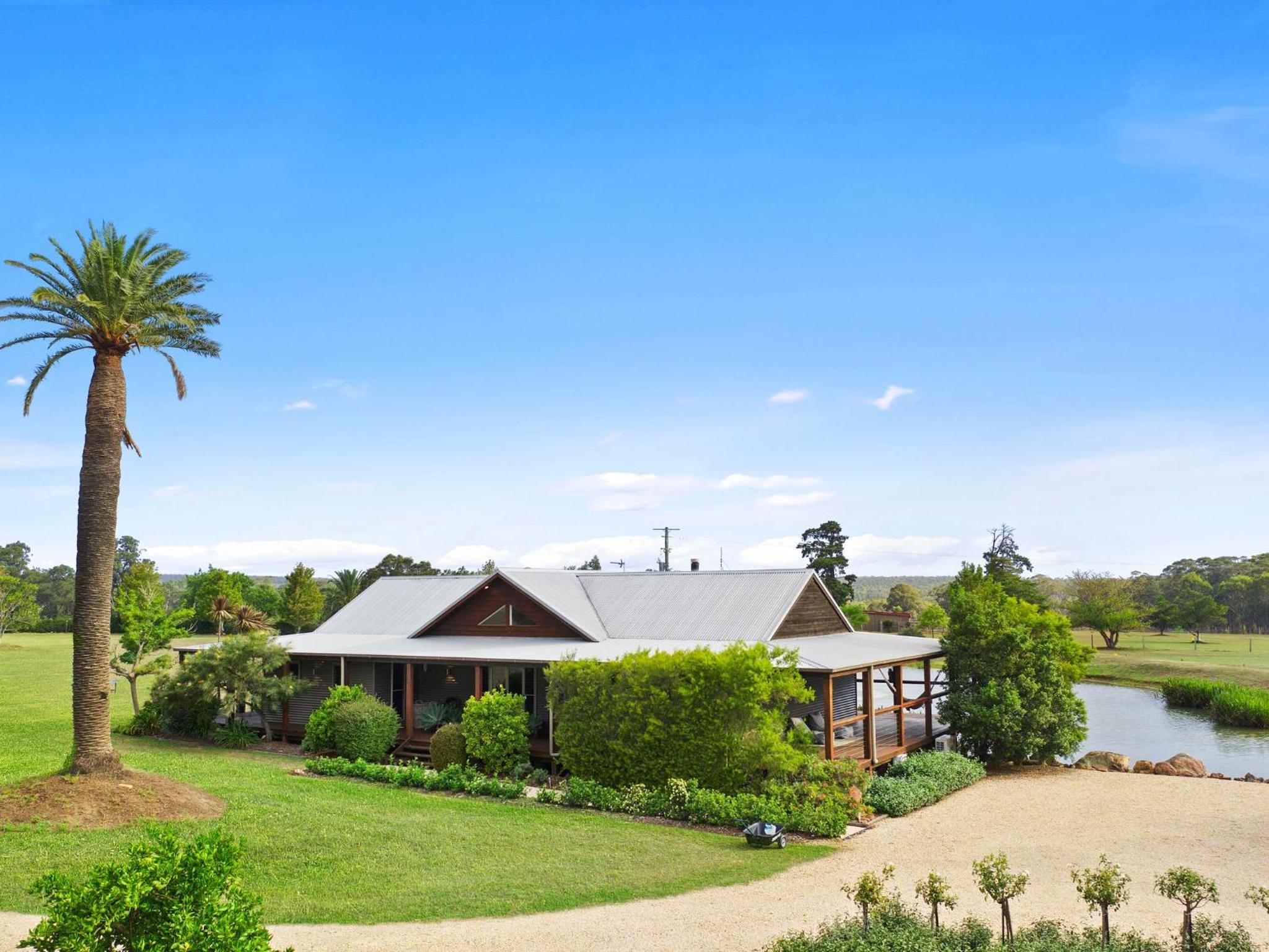 Lilies on Lovedale Estate - Heated Pool and Spa