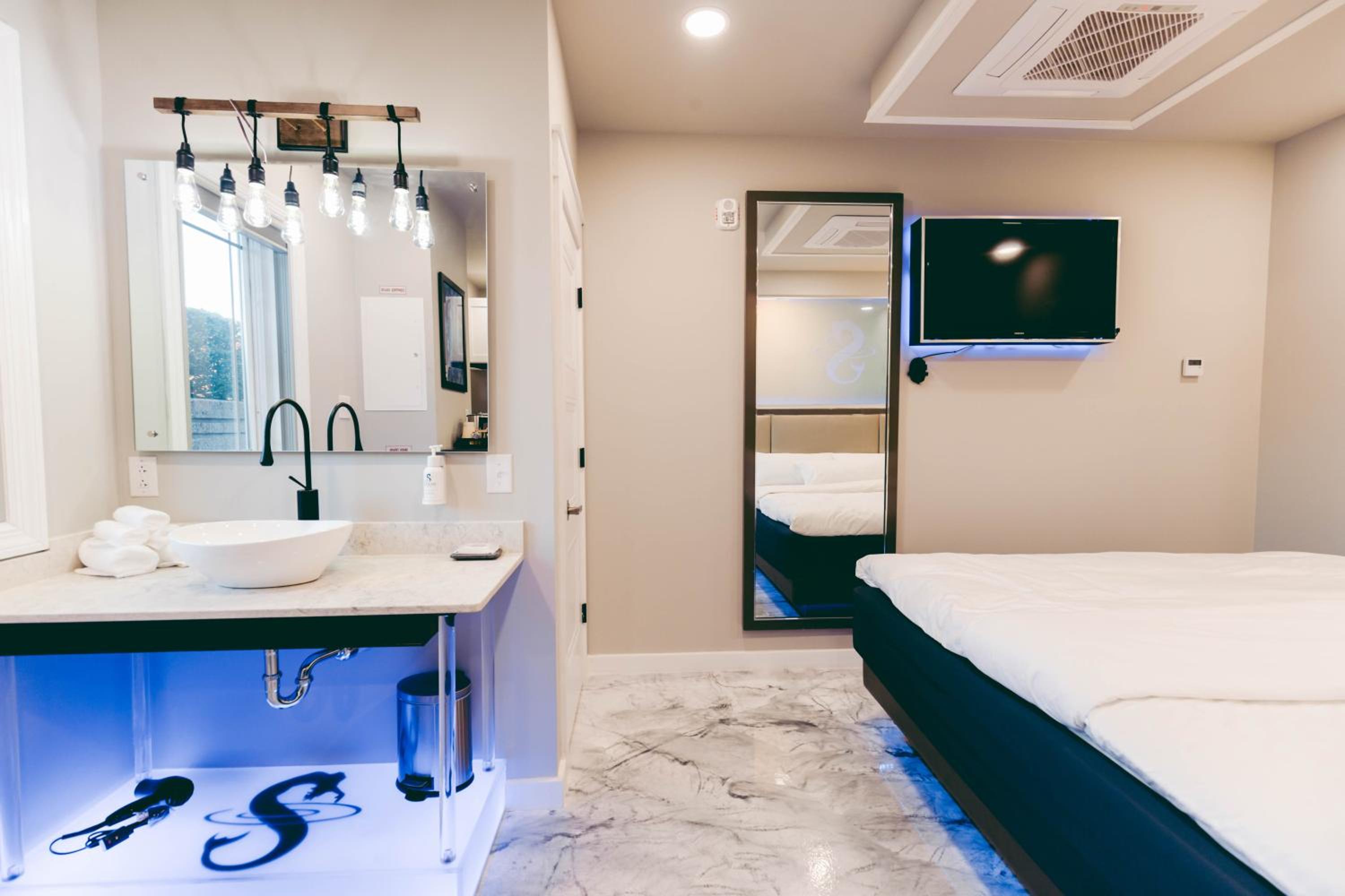 hotel room