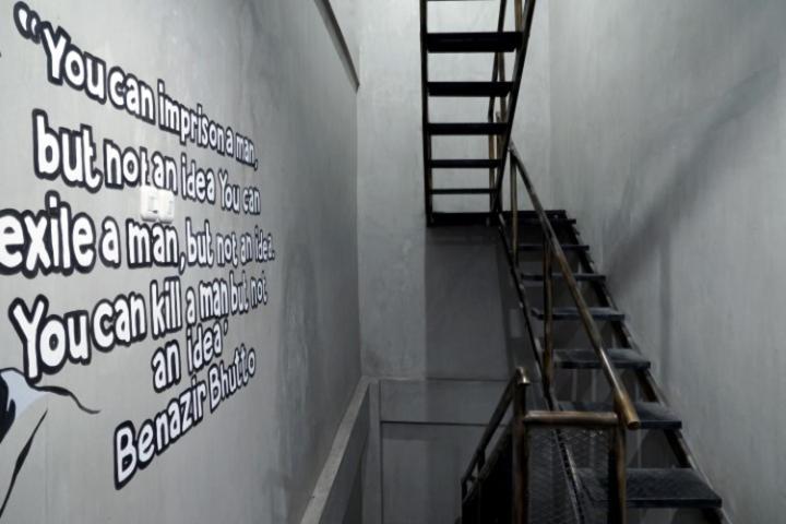 Photo 8