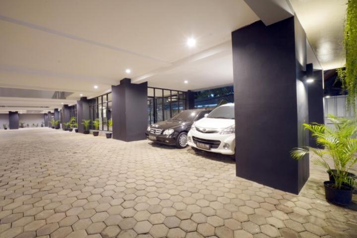DPARAGON KEBON JERUK