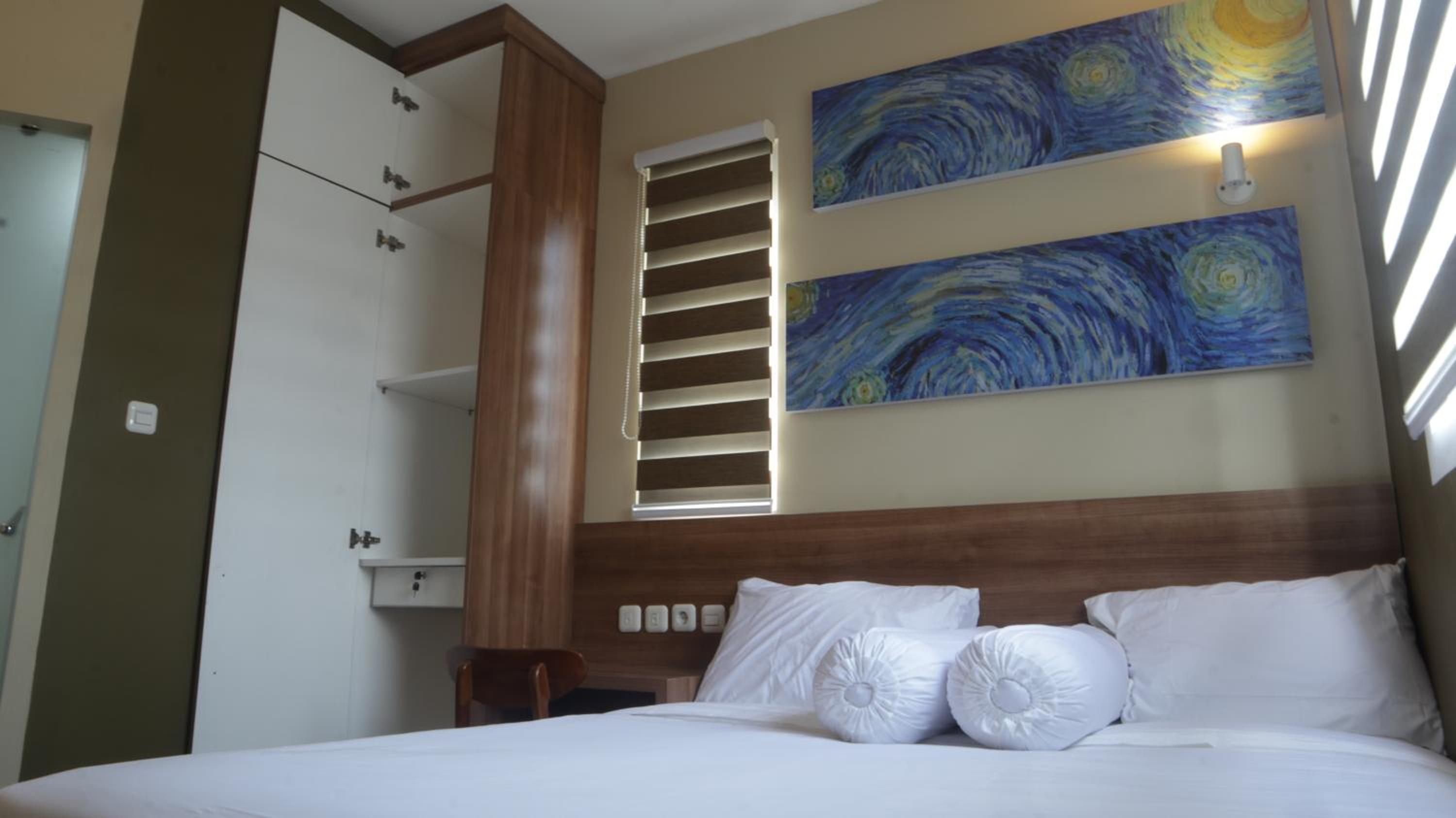 DJURAGAN KAMAR SLIPI view 3