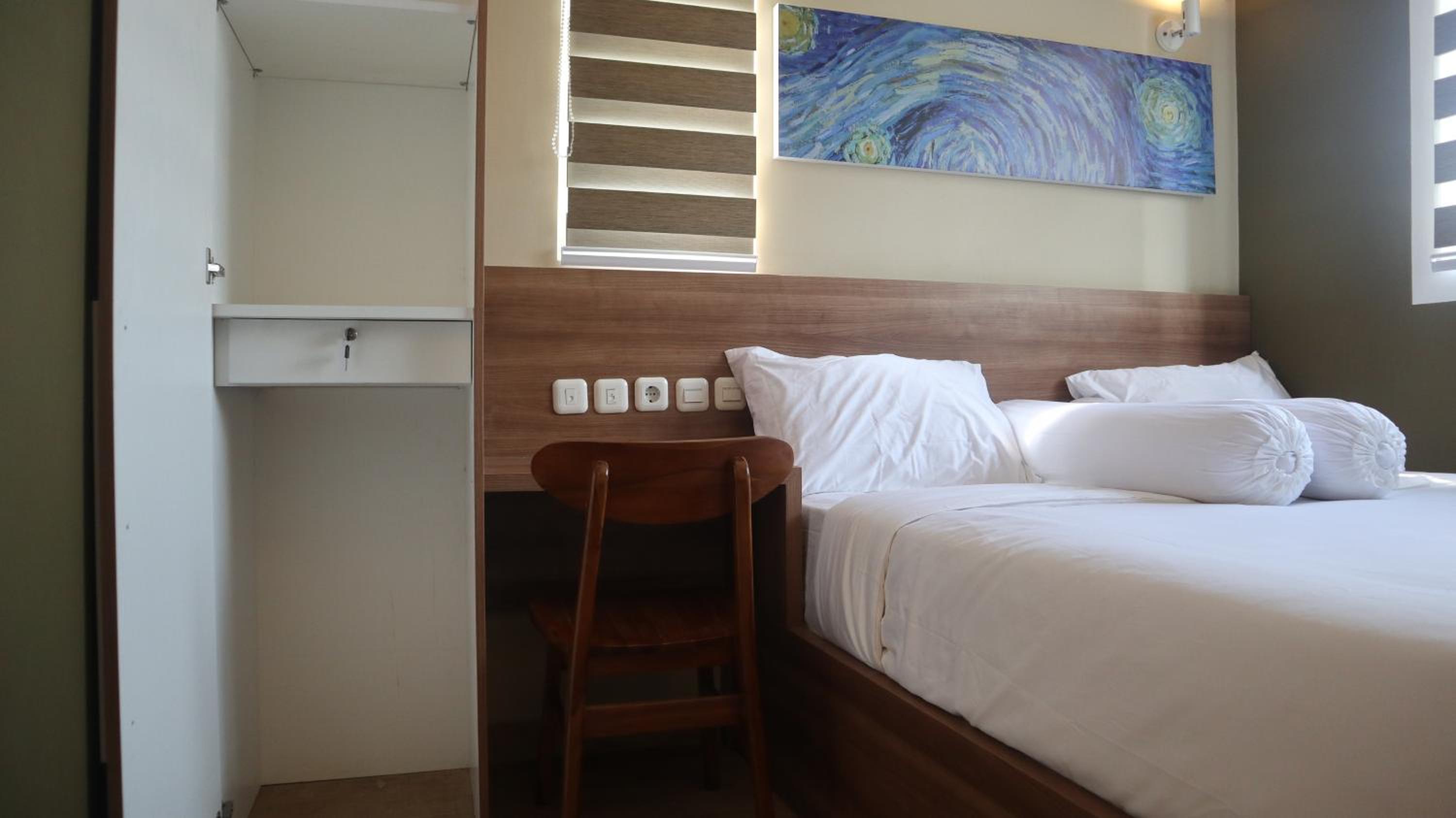DJURAGAN KAMAR SLIPI view 5