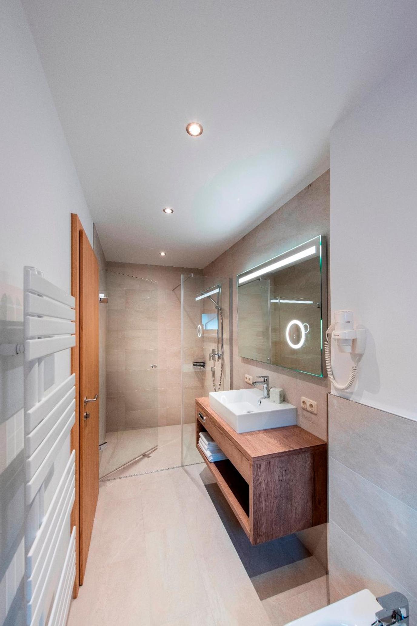 MANNI home - rooms & apartments