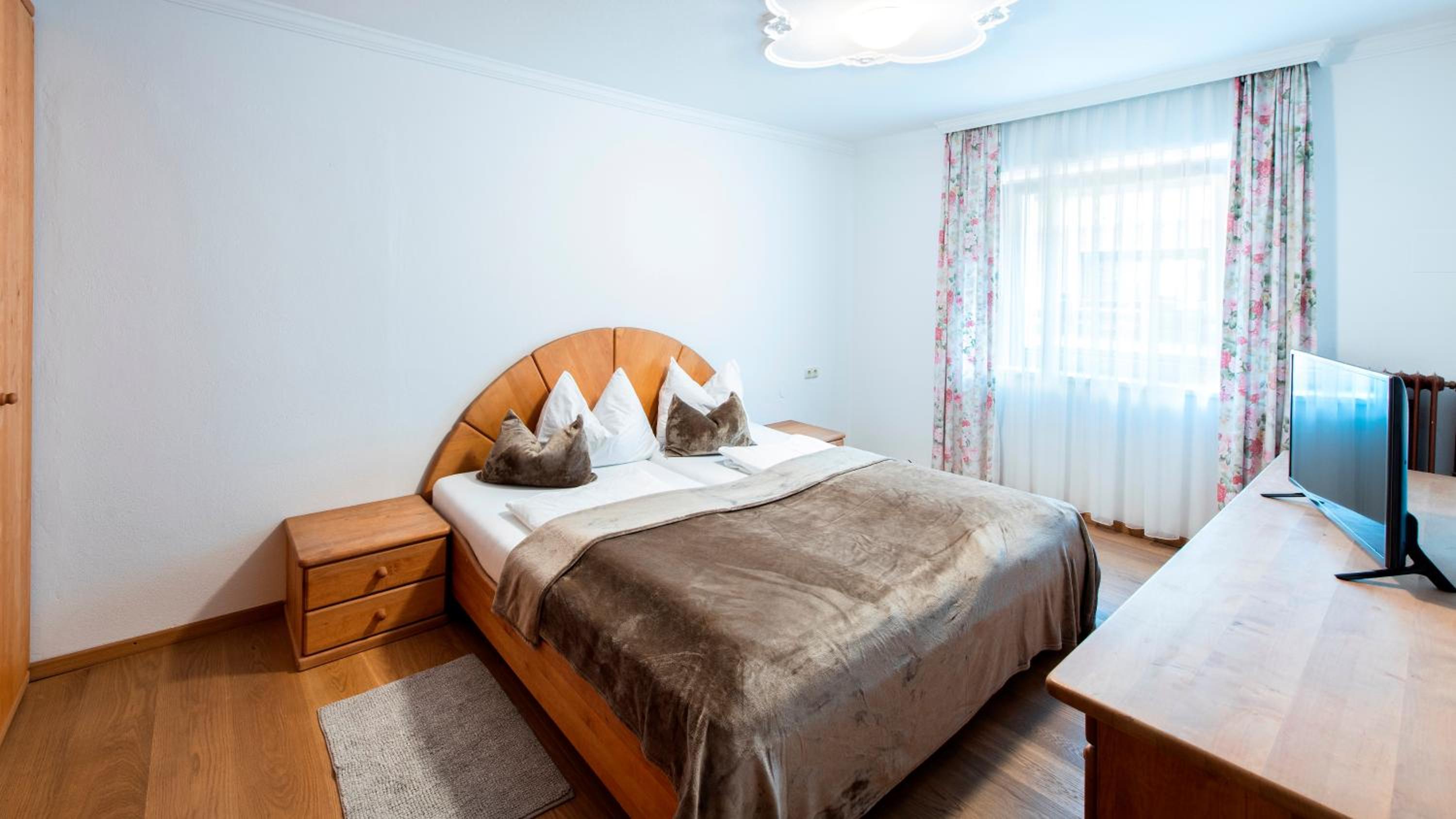 MANNI home - rooms & apartments