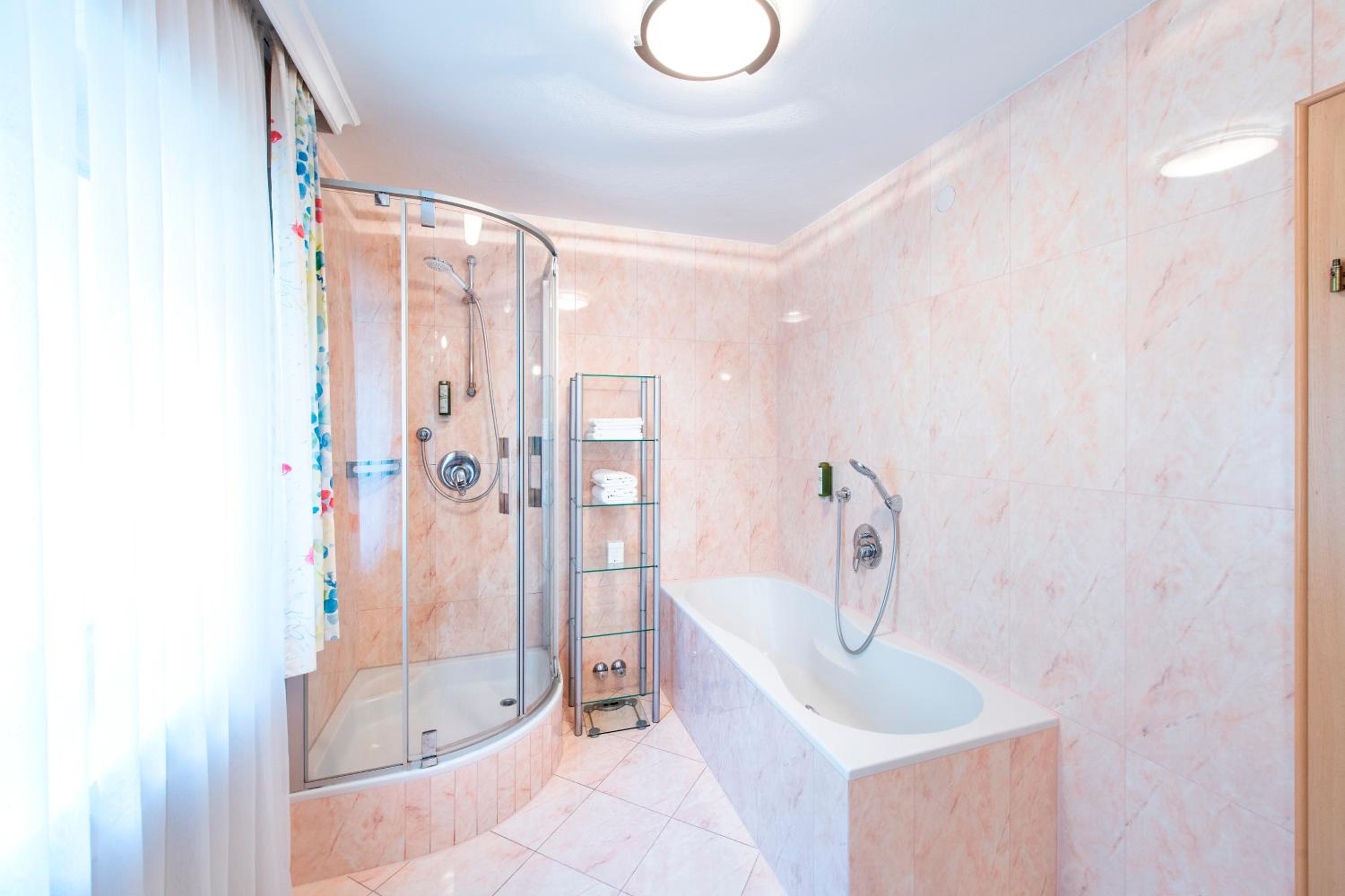 MANNI home - rooms & apartments