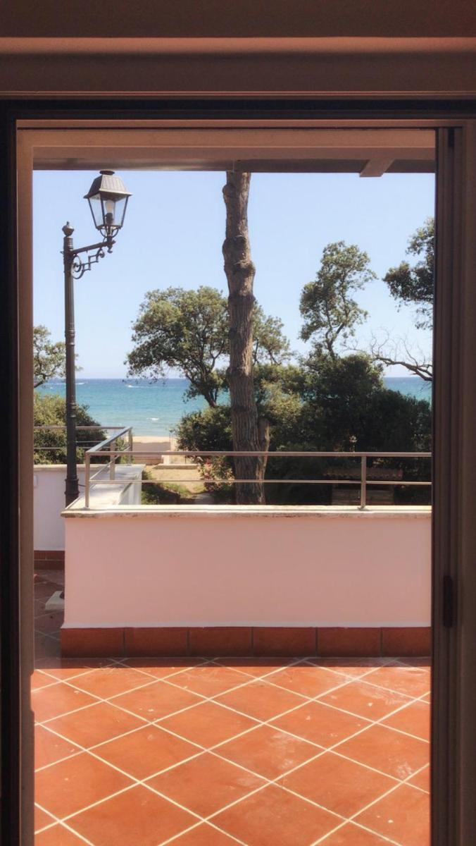 PINETA BLU, Villa sul mare con due appartamenti indipendenti tra Terracina e Sperlonga view 3