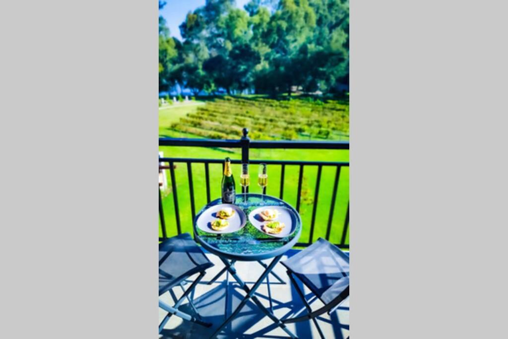 Exquisite Pont de Val Riverside Escape Apartment