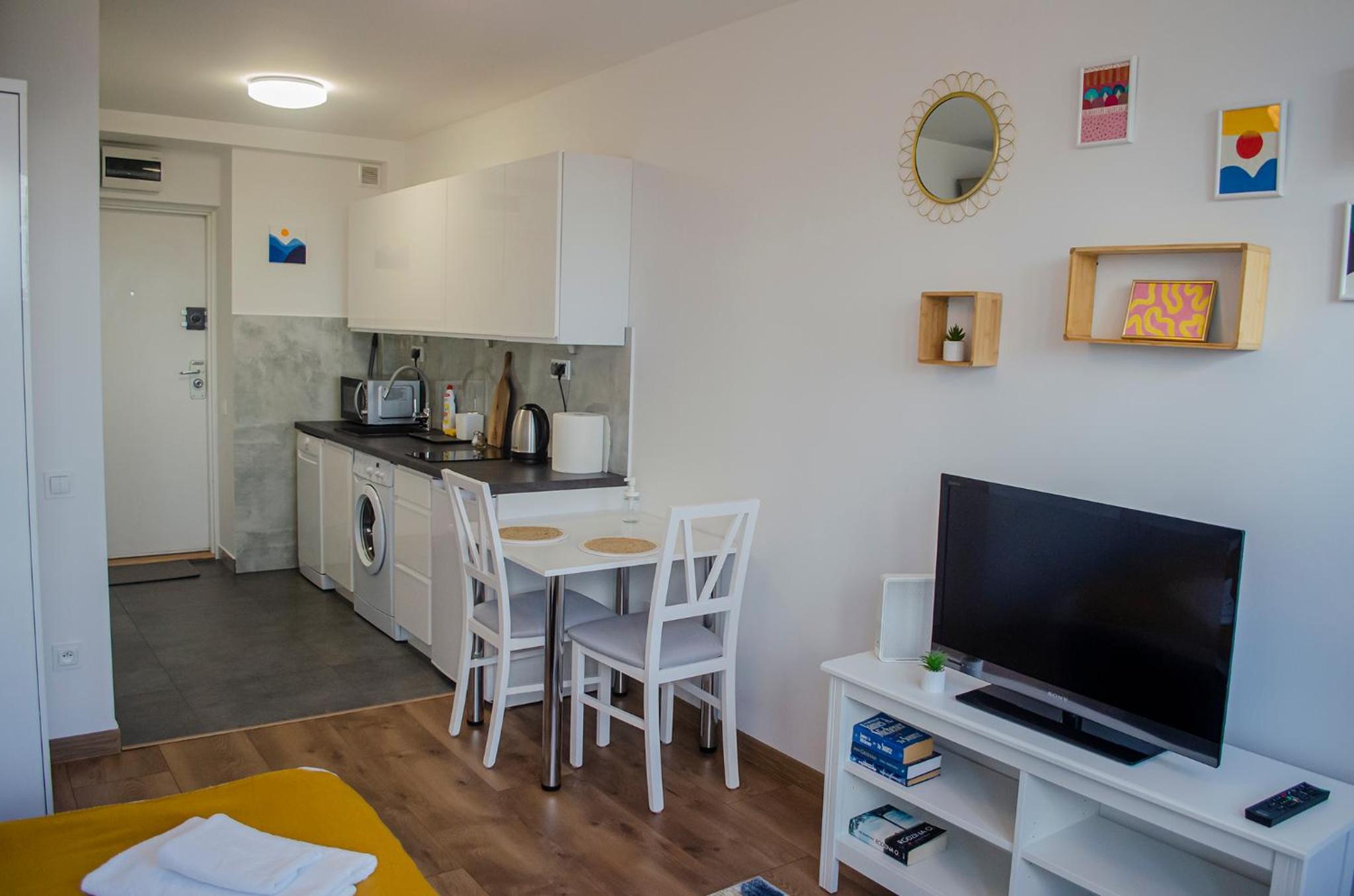 Sweet Life Apartment next to metro station