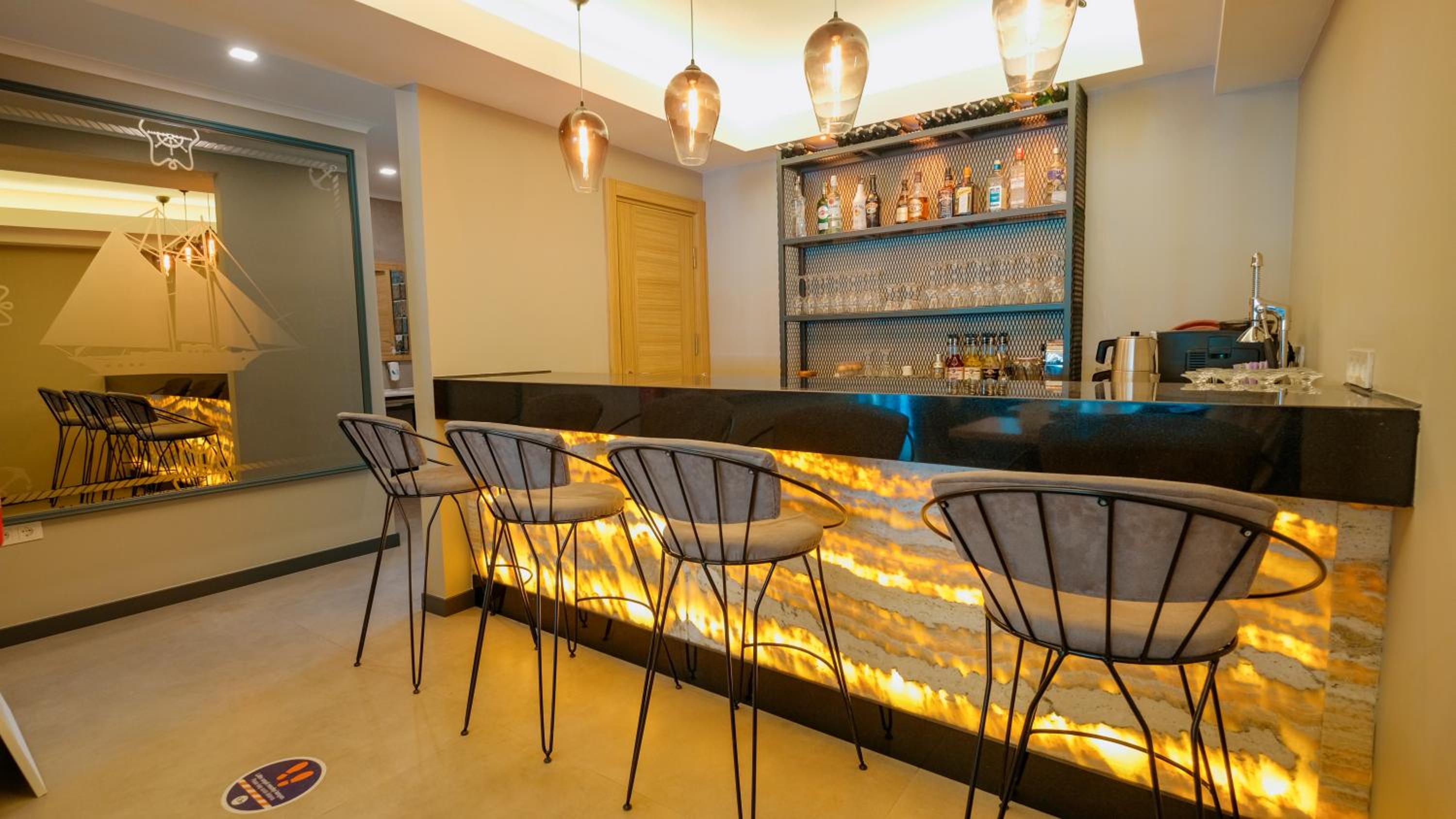 Alesta Midtown - Image 44