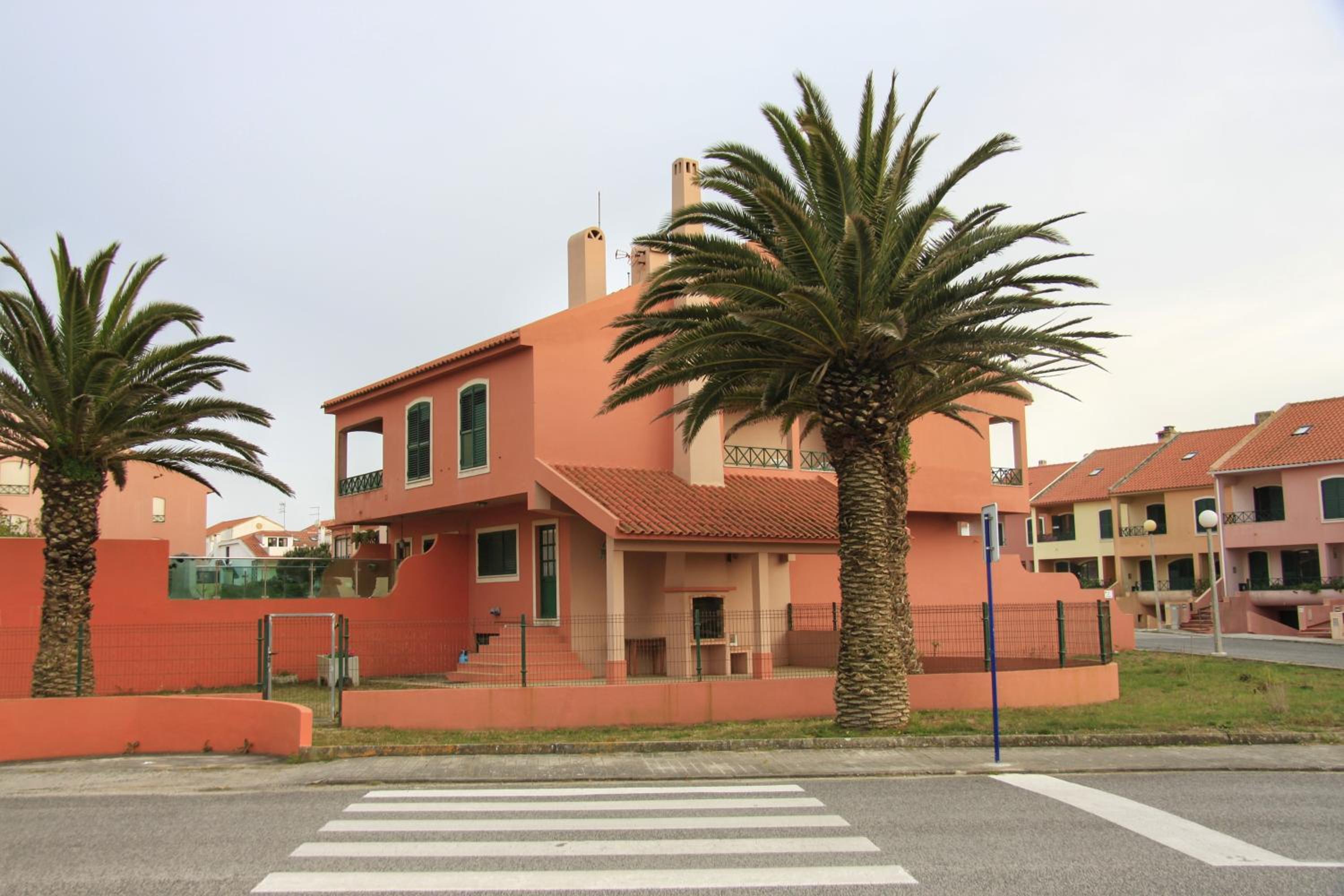 Casas da praia Supertubos view 4