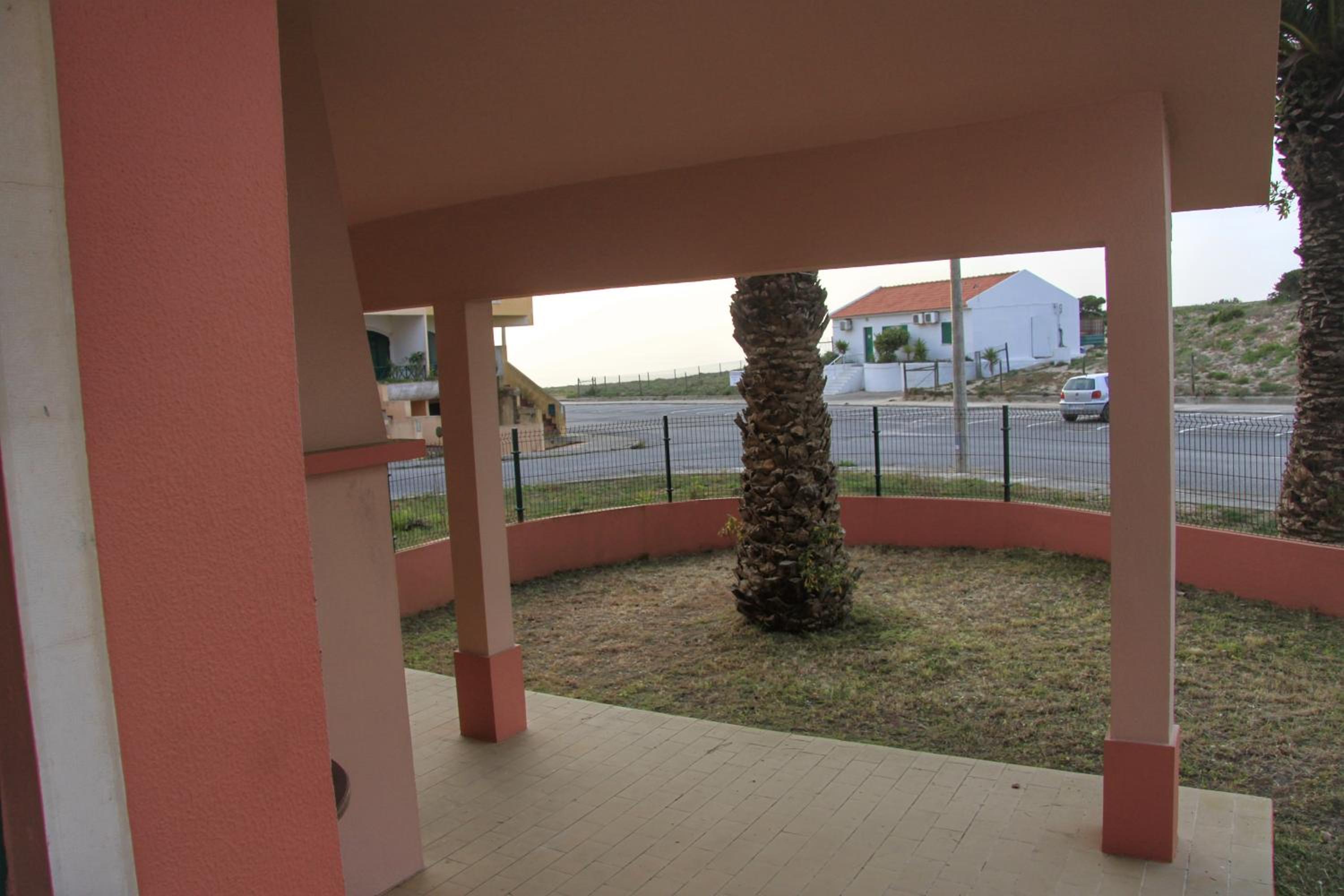 Casas da praia Supertubos view 5