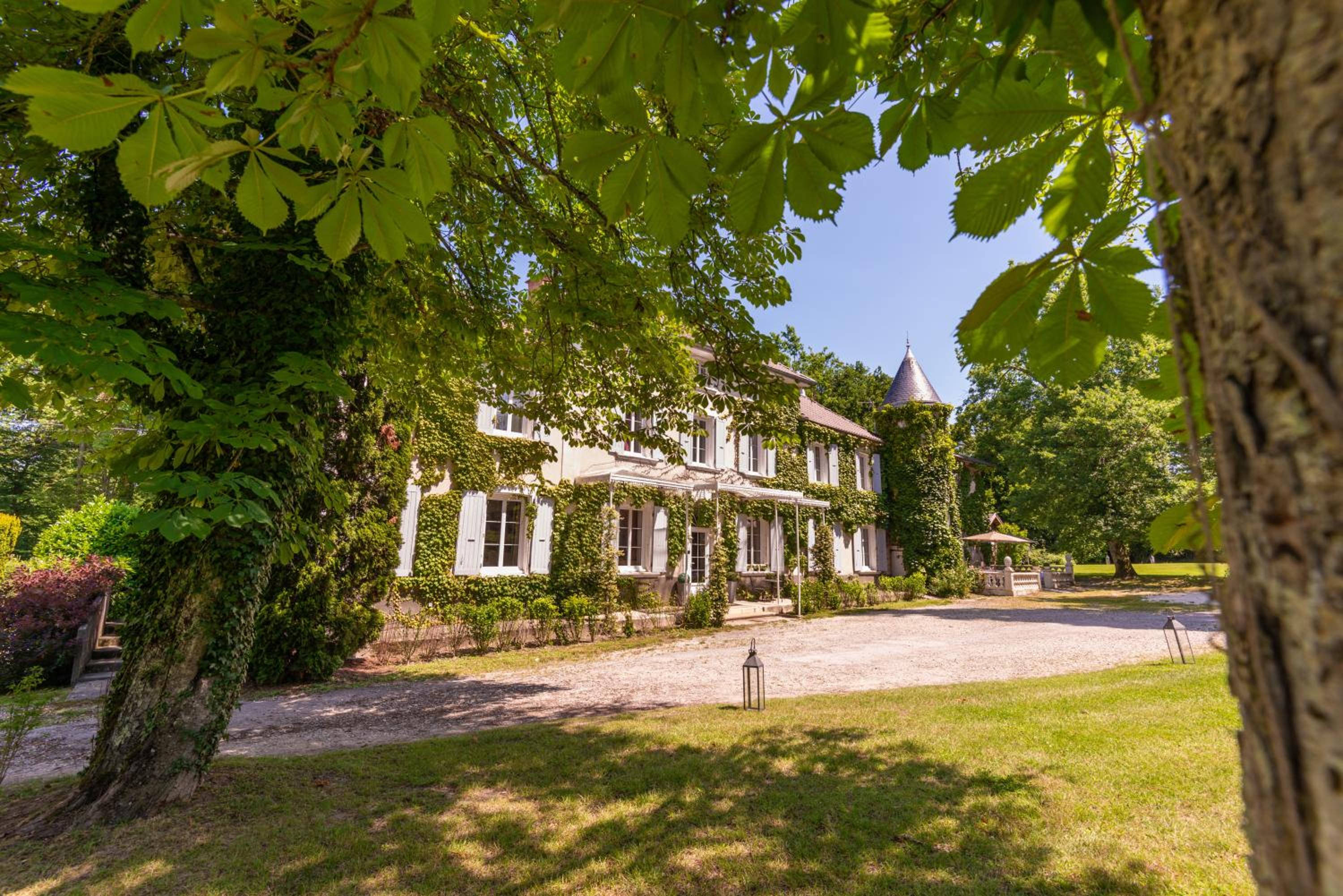 Chateau des Ayes - Chambres & suites