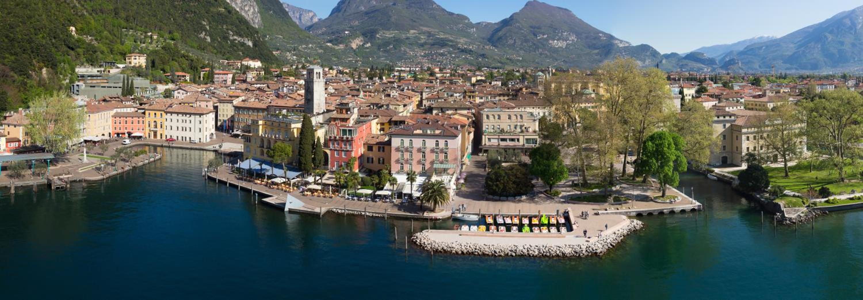 Bellavista Lakefront Apartments
