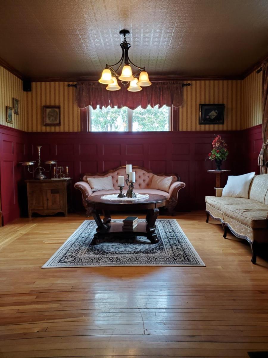 The Home Place Inn