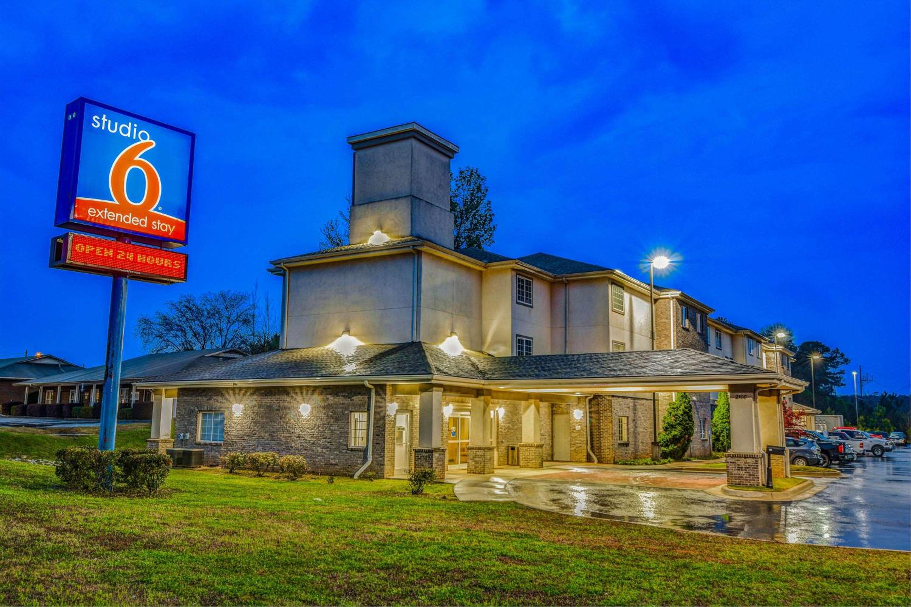 Opelika Vacations - Studio 6-Opelika, AL - Auburn Al - Property Image 16