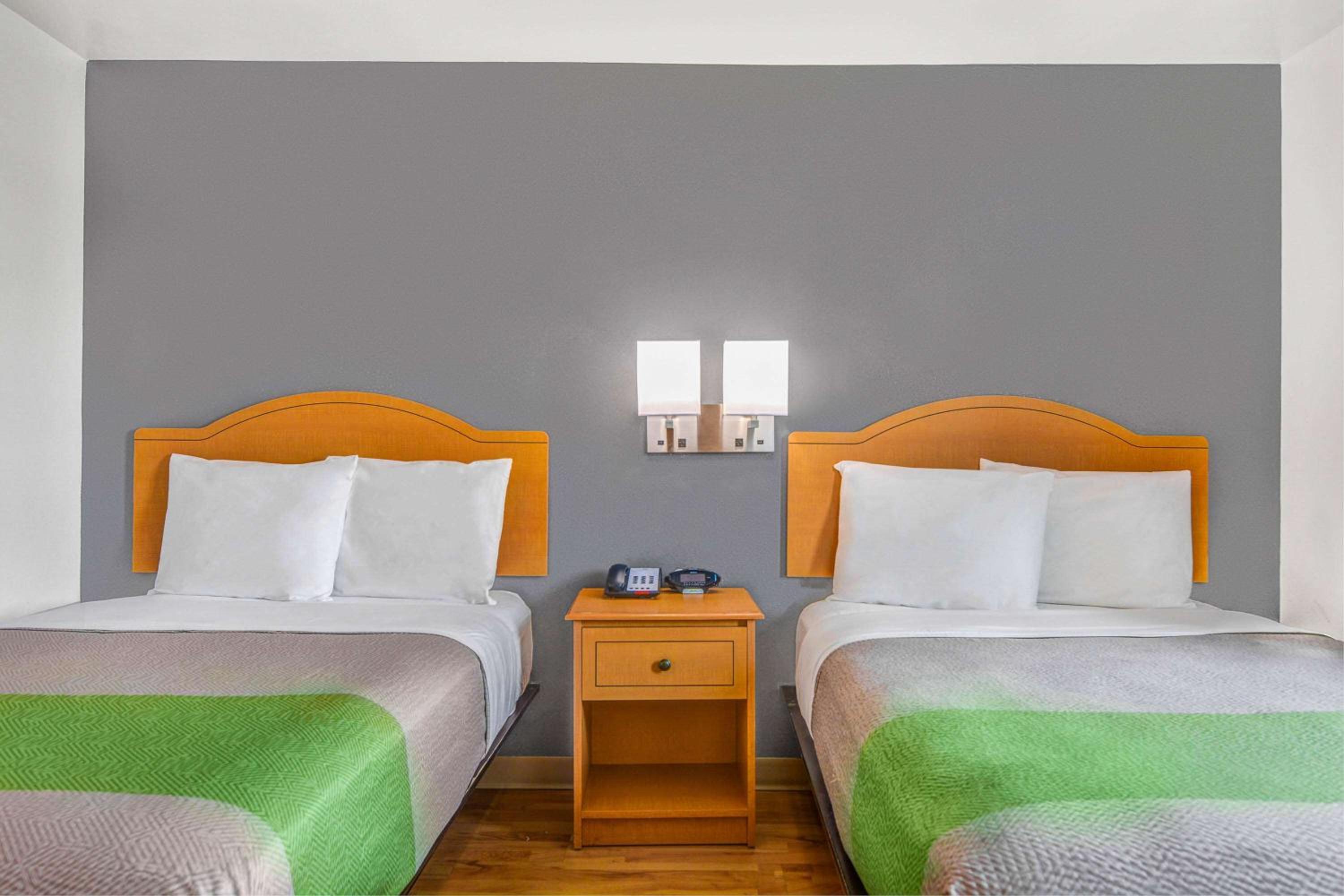 Opelika Vacations - Studio 6-Opelika, AL - Auburn Al - Property Image 17