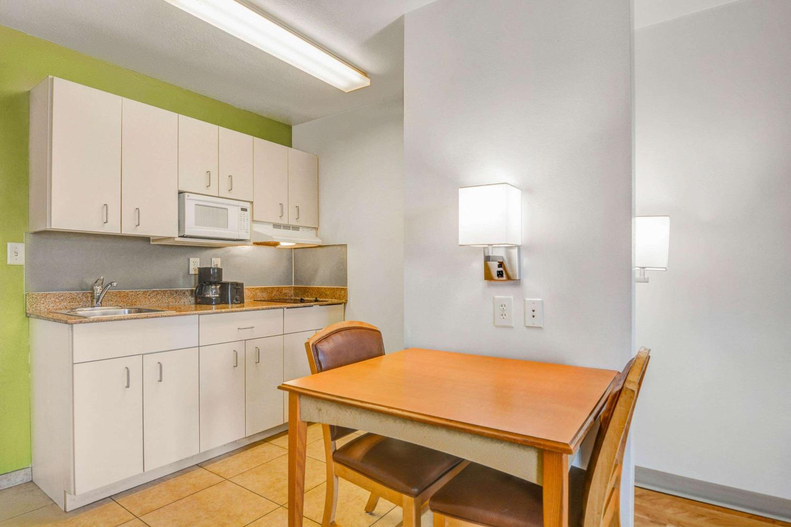 Opelika Vacations - Studio 6-Opelika, AL - Auburn Al - Property Image 15