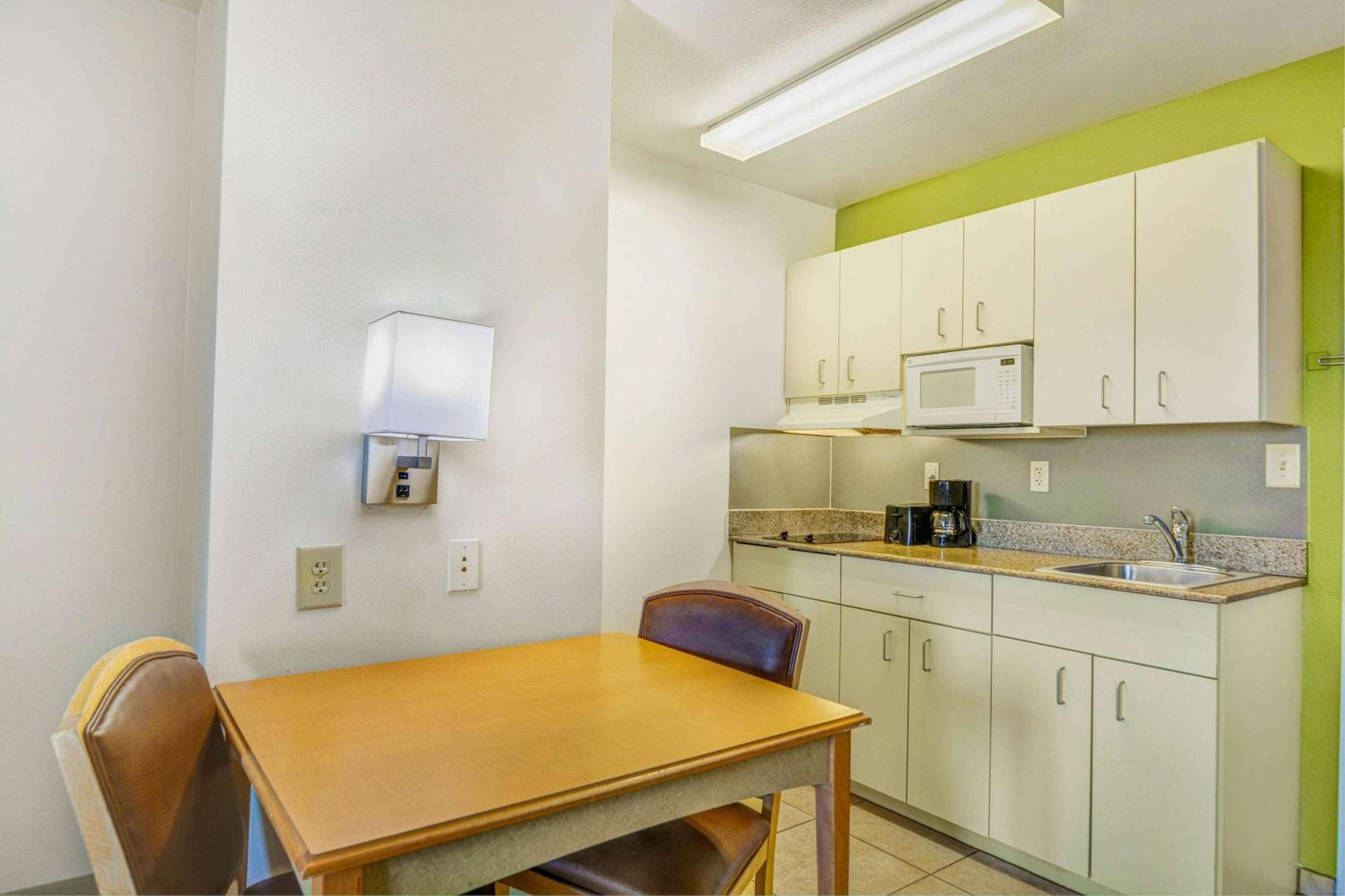 Opelika Vacations - Studio 6-Opelika, AL - Auburn Al - Property Image 14