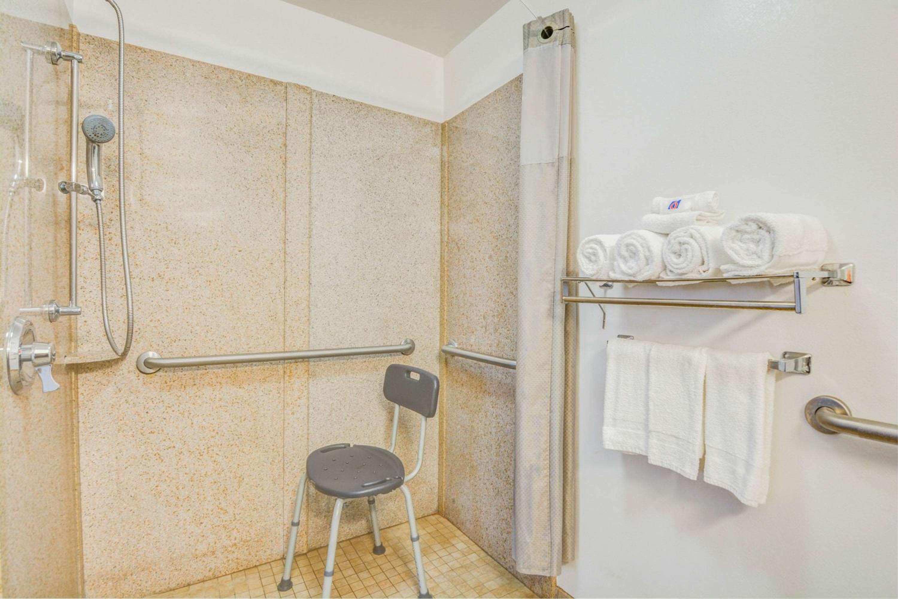 Opelika Vacations - Studio 6-Opelika, AL - Auburn Al - Property Image 12