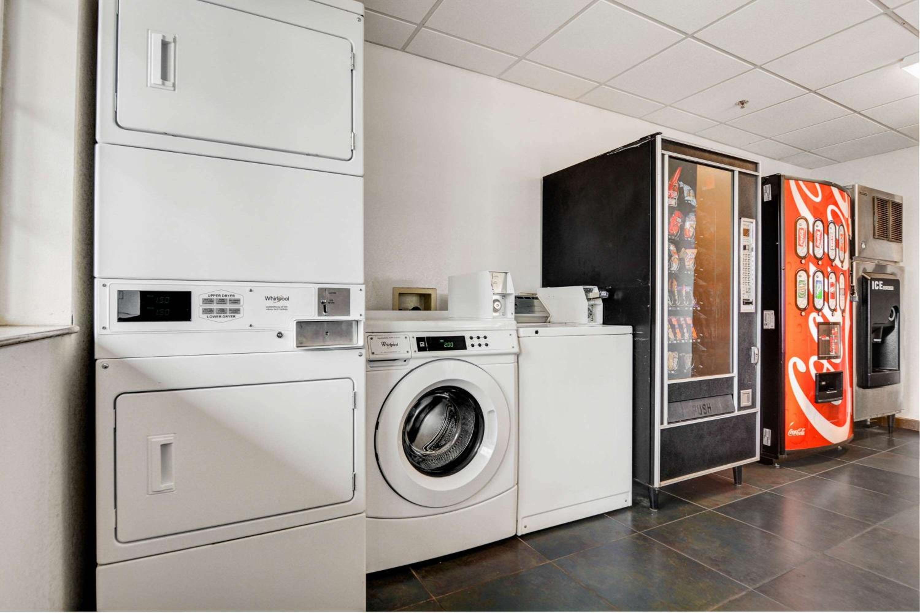 Opelika Vacations - Studio 6-Opelika, AL - Auburn Al - Property Image 7