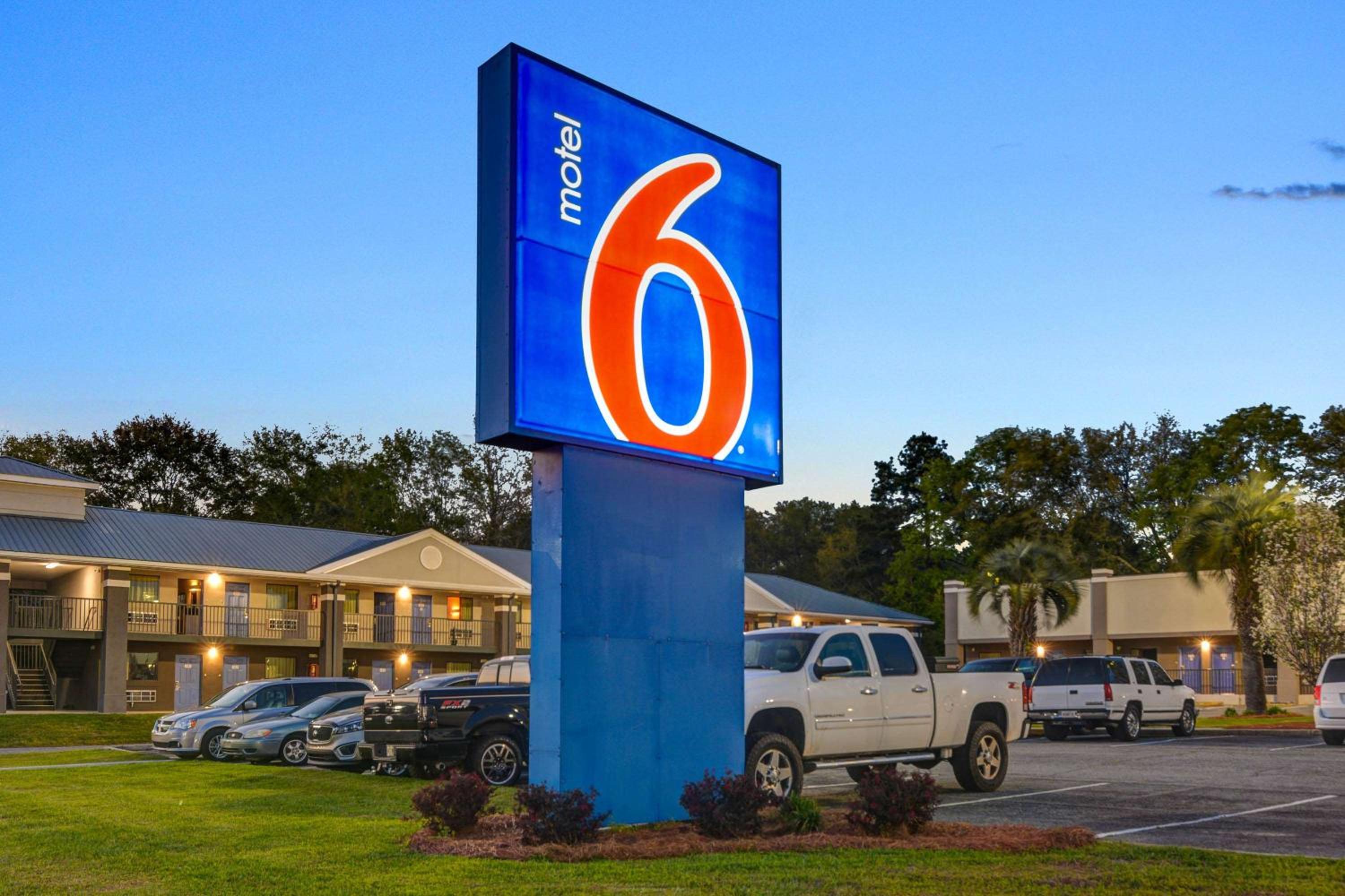 Motel 6-Moultrie, GA view 3