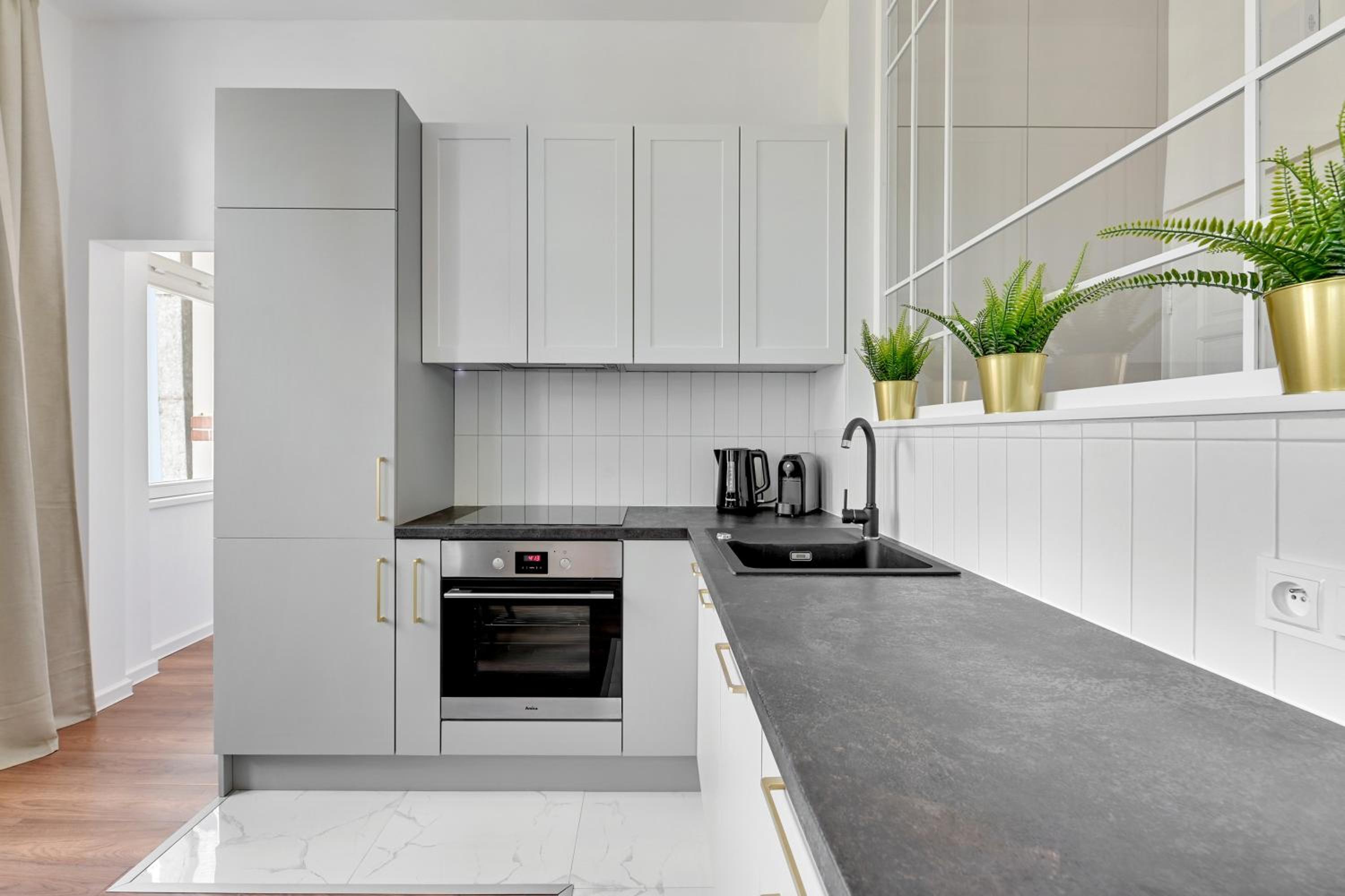 Capri - Cozy & Comfortable near Sopot Beach by Lion Apartments