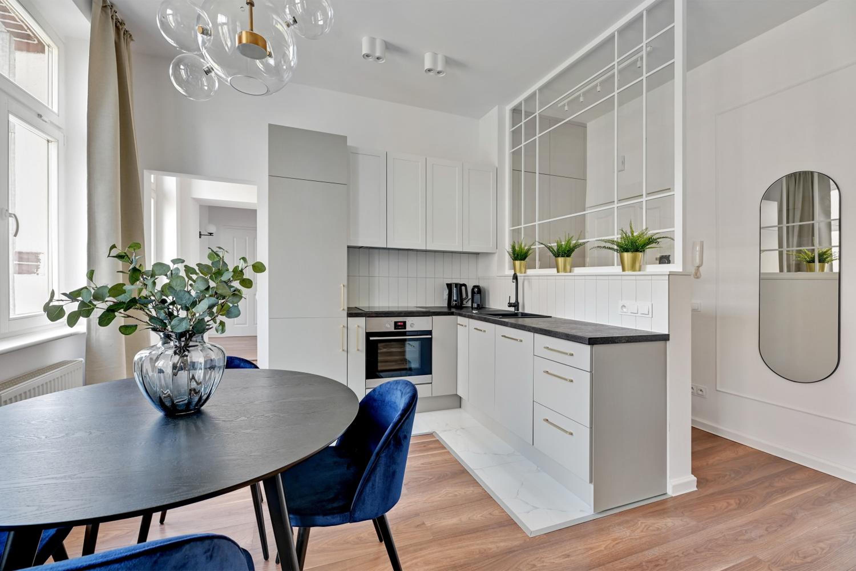 Capri - Cozy & Comfortable near Sopot Beach by Lion Apartments