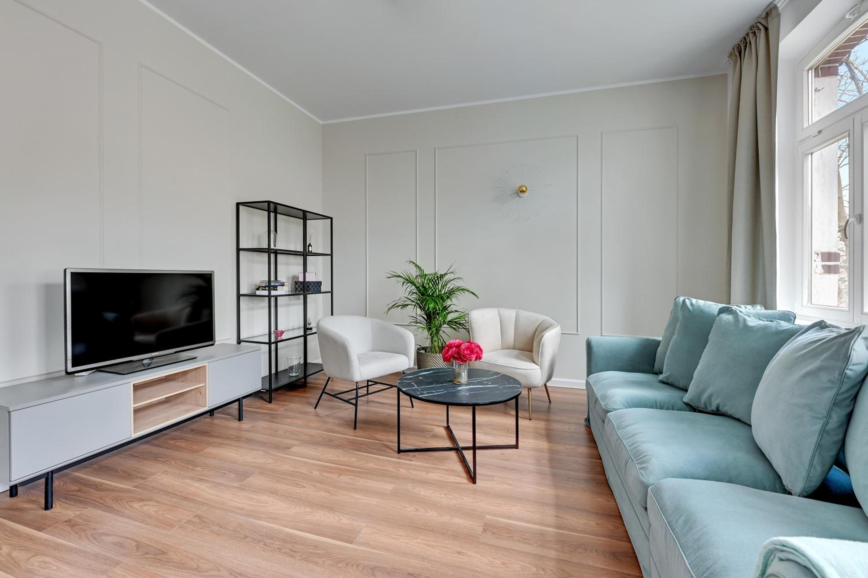 Capri - Cozy & Comfortable near Sopot Beach by Lion Apartments