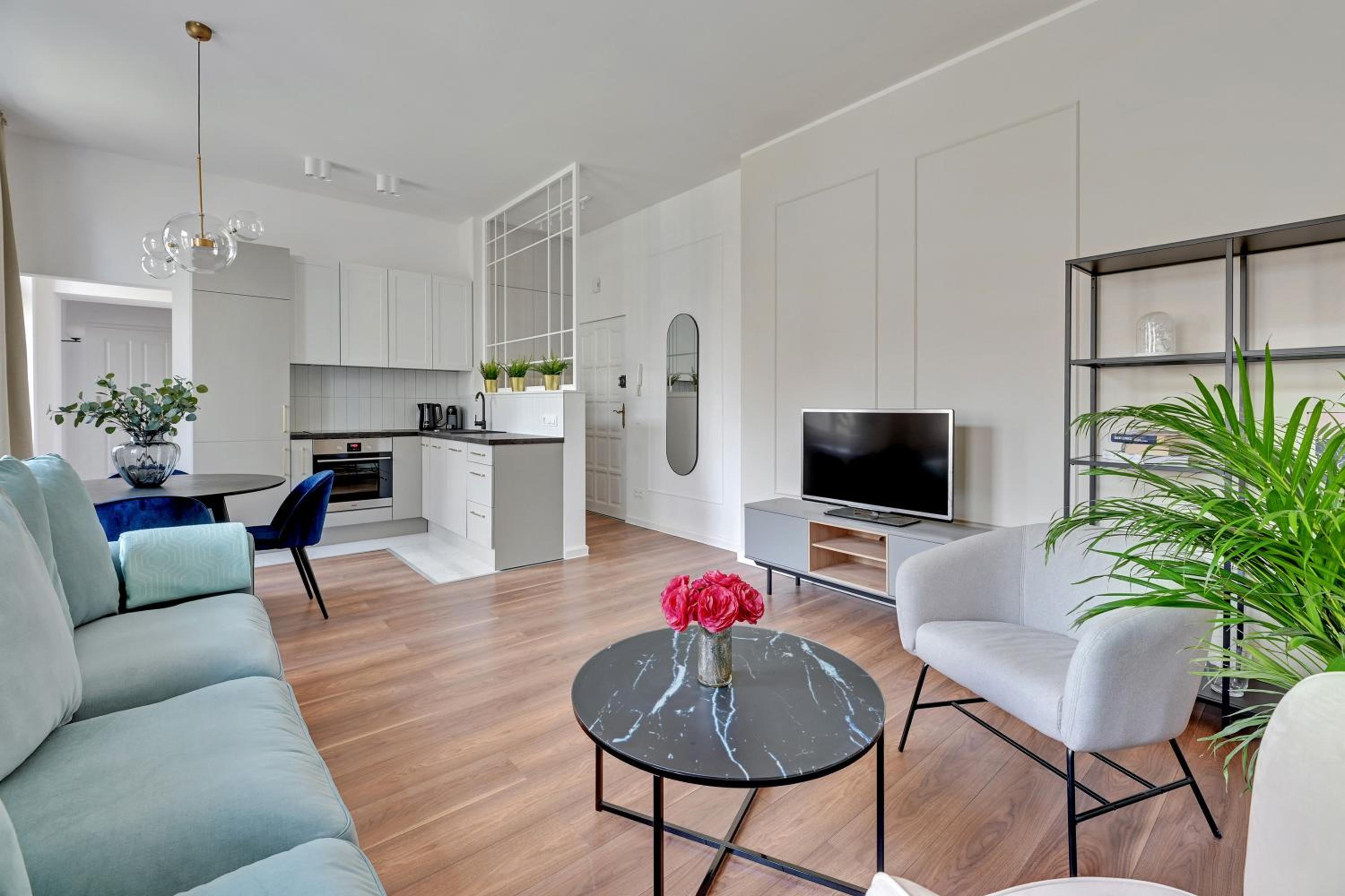 Capri - Cozy & Comfortable near Sopot Beach by Lion Apartments