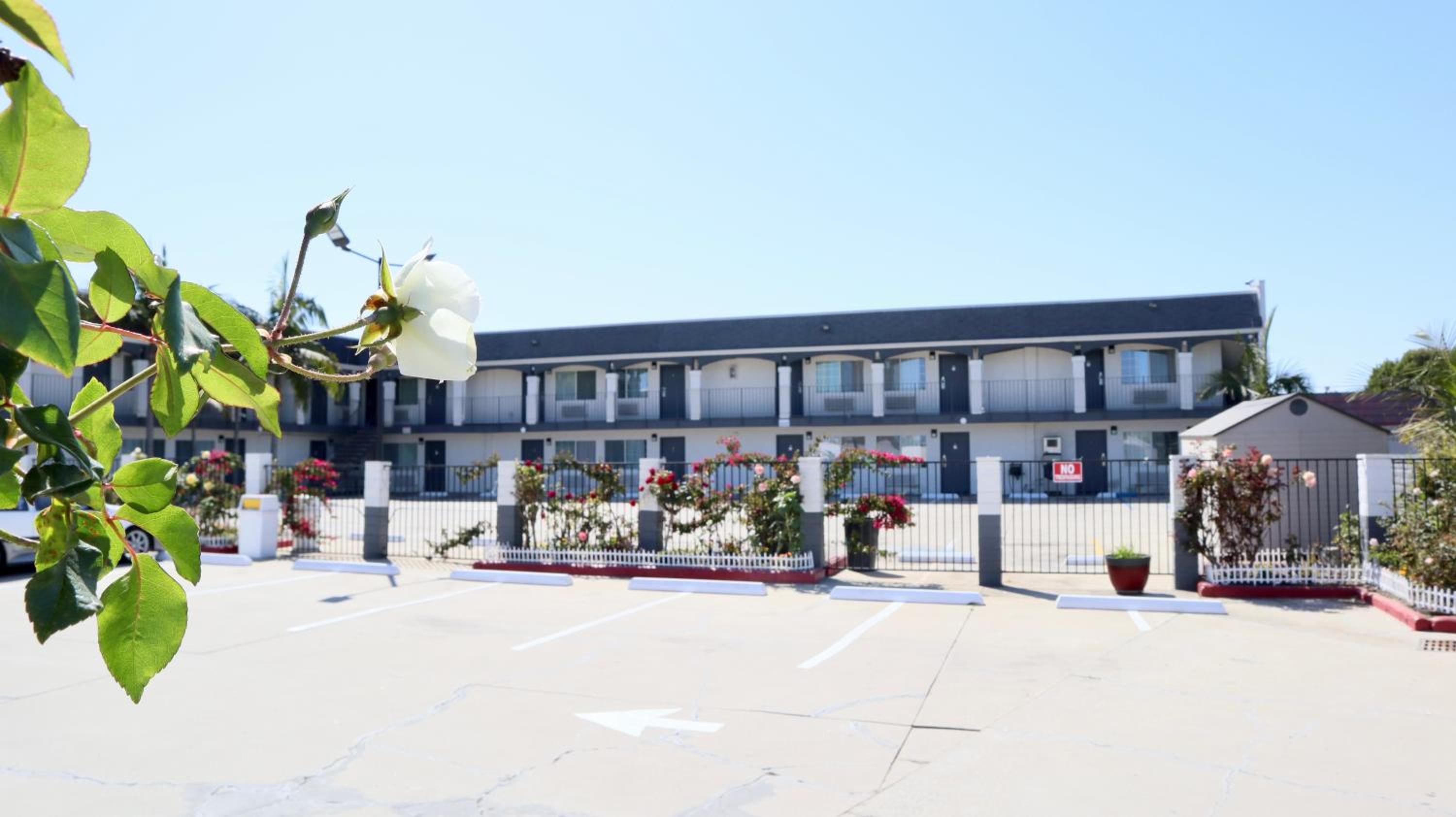 Value Inn Bellflower