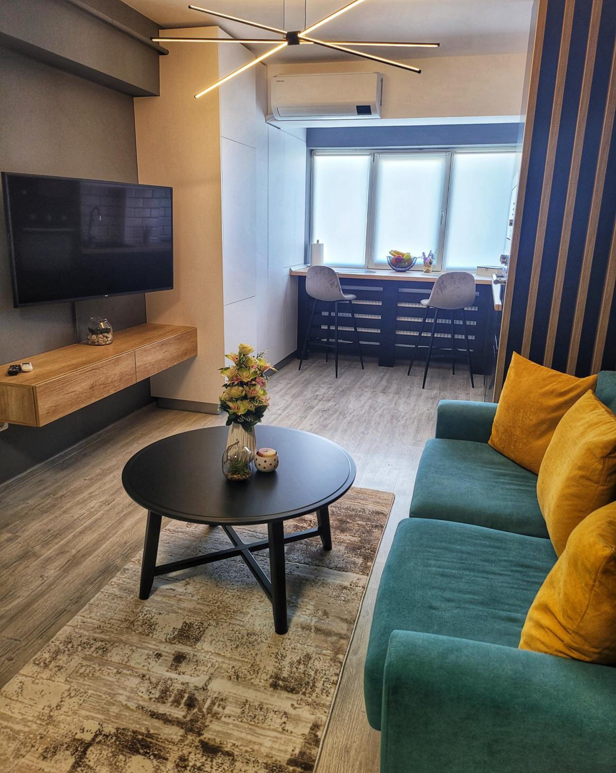 Apartament Deluxe cu parcare gratuită, lângă Arena Mall in Centru Bacău - ideal pentru cupluri sau business view 3